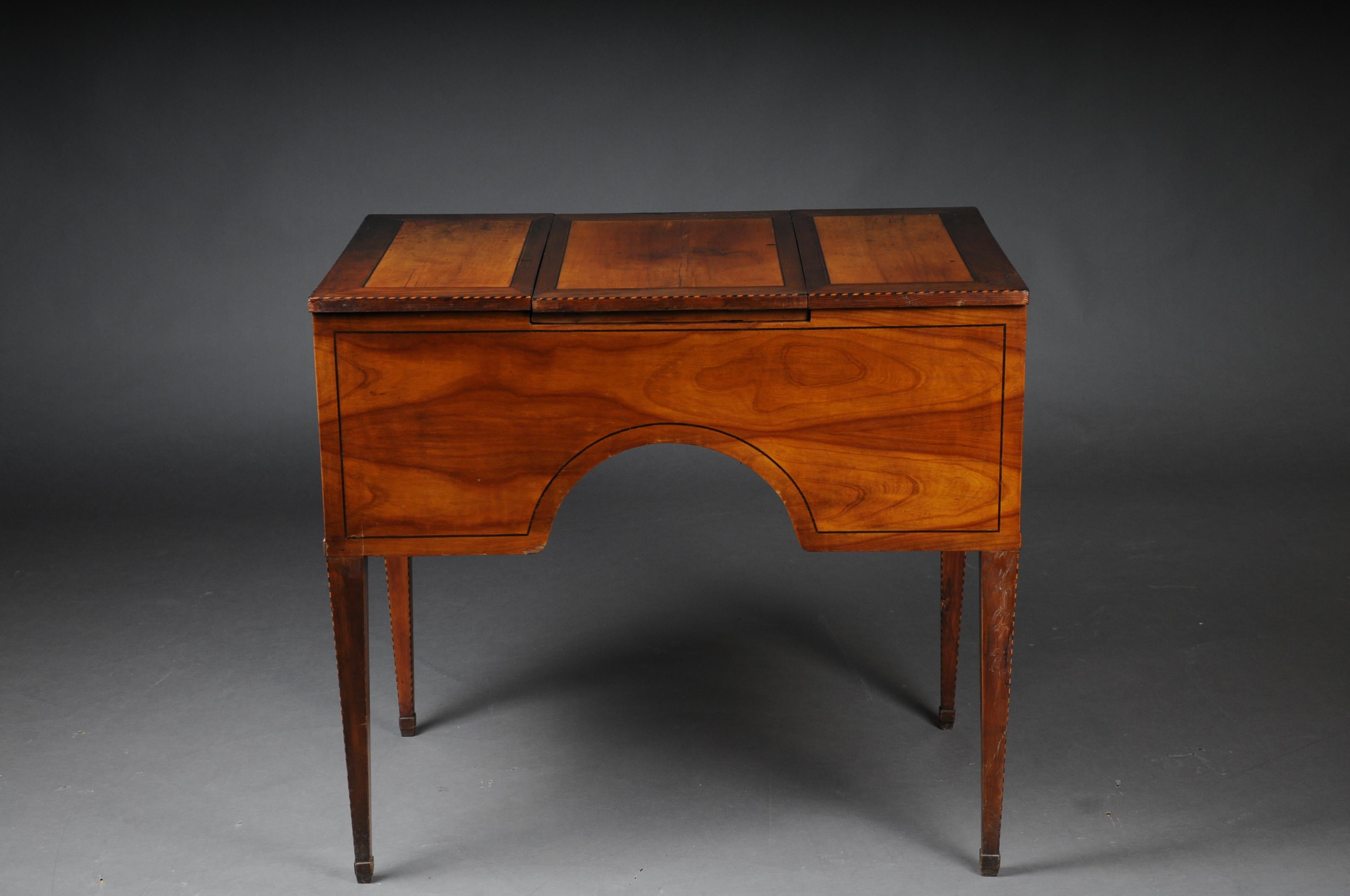 Classicism Dressing Table, Poudruese, Ladies Vanites Table, German, circa 1790 For Sale 2