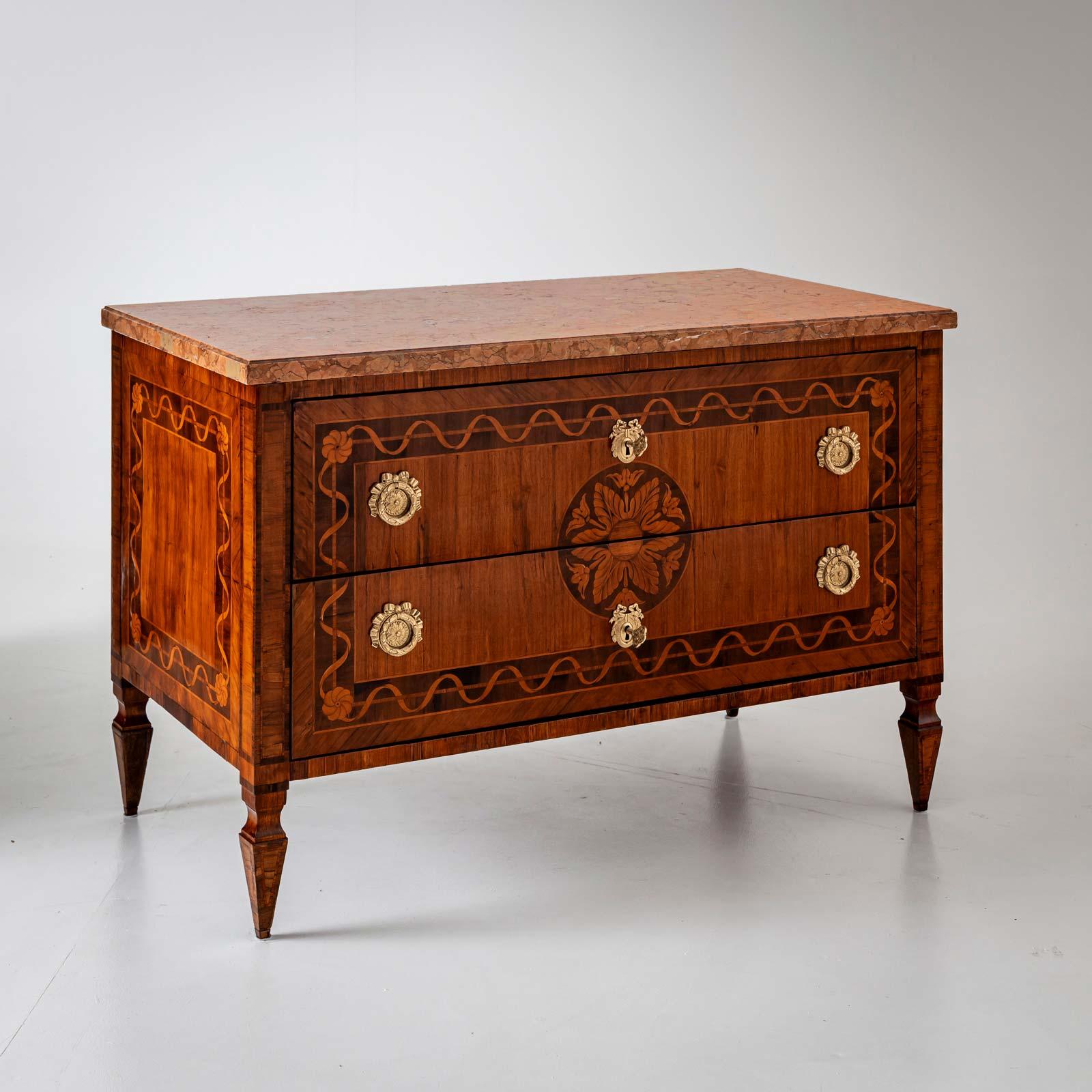 Italian Classicist chest of drawers, Italy, around 1790 For Sale