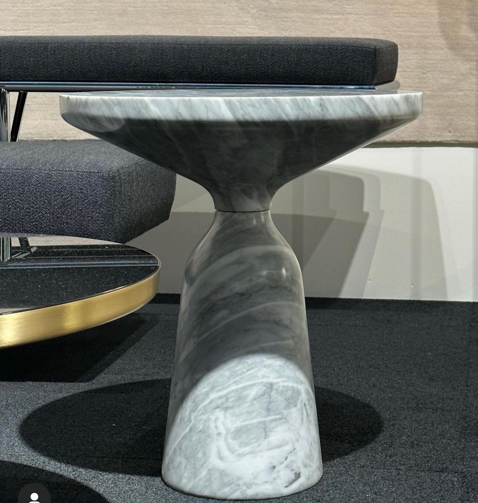 XXIe siècle et contemporain Table d'appoint ClassiCon Bell en marbre vert massif Guatemable de Sebastian Herkner en vente