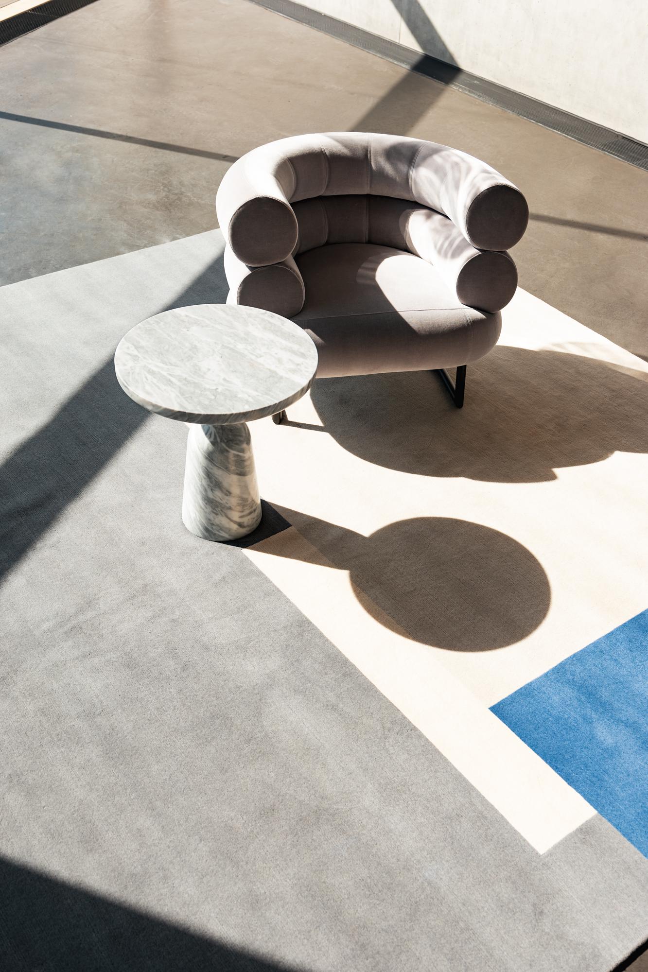 Moderne Table d'appoint ClassiCon Bell en marbre Nero Marquina massif de Sebastian Herkner en vente