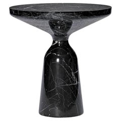 Mesa auxiliar de mármol ClassiCon Bell Solid Nero Marquina de Sebastian Herkner