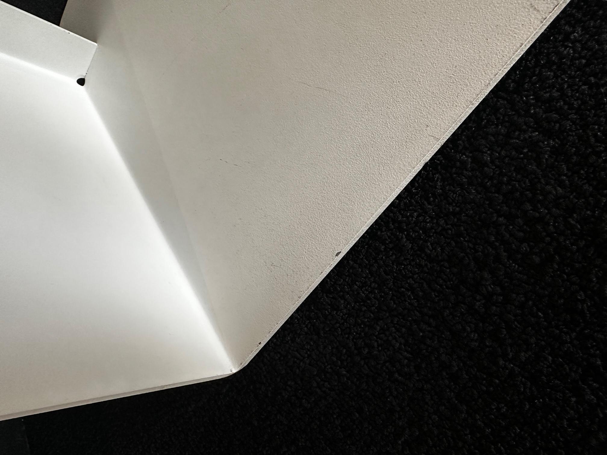 Table d'appoint Classicon Diana B de Konstantin Grcic en STOCK 5