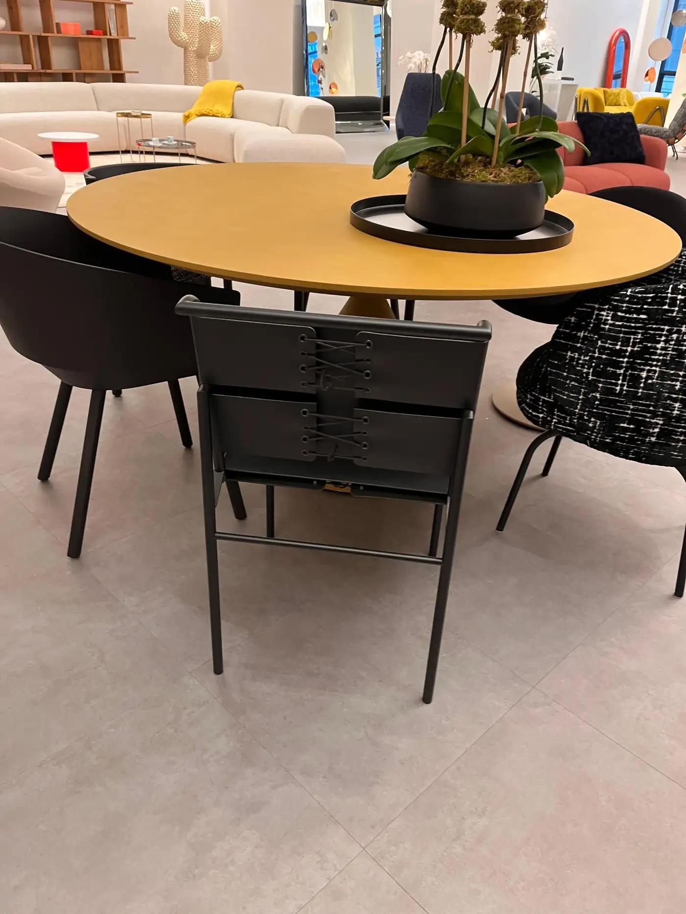 Roquebrune Chair - DC
Eileen Gray, 1927
leather
For the terrace of her second house in Castellar Eileen Gray designed a very comfortable chair with a deep seating area. It was covered with blue canvas. She created another version, this one for