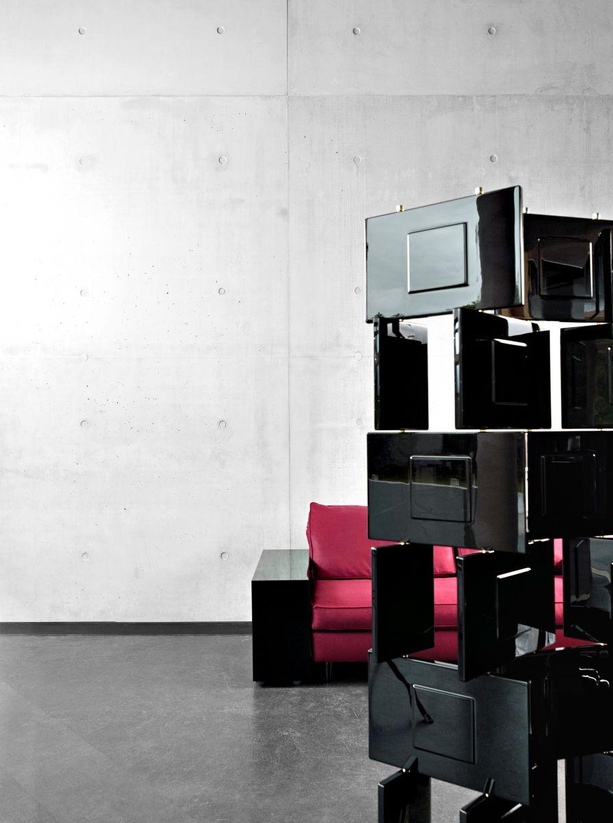 ClassiCon Limited Edition Brick Screen in Black or White by Eileen Gray For Sale 4