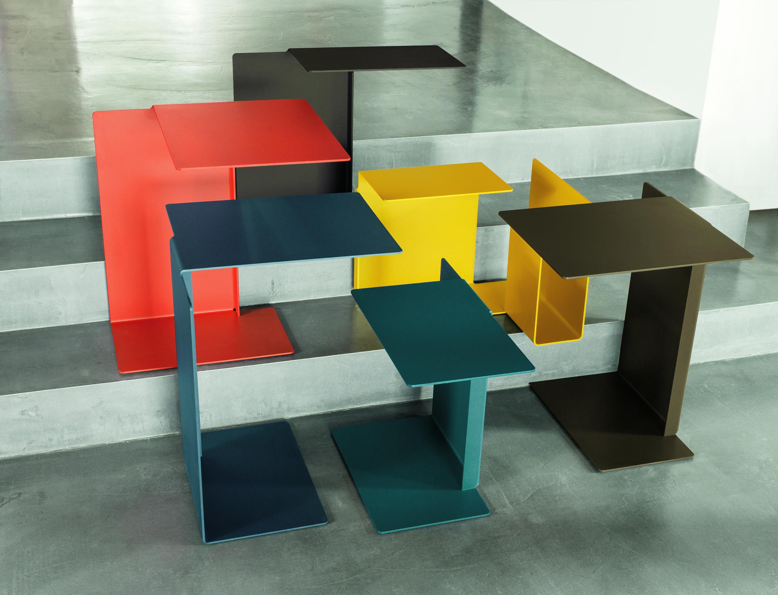 Table d'appoint ClassiCon Diana en jaune miel par Konstantin Grcic en vente 1