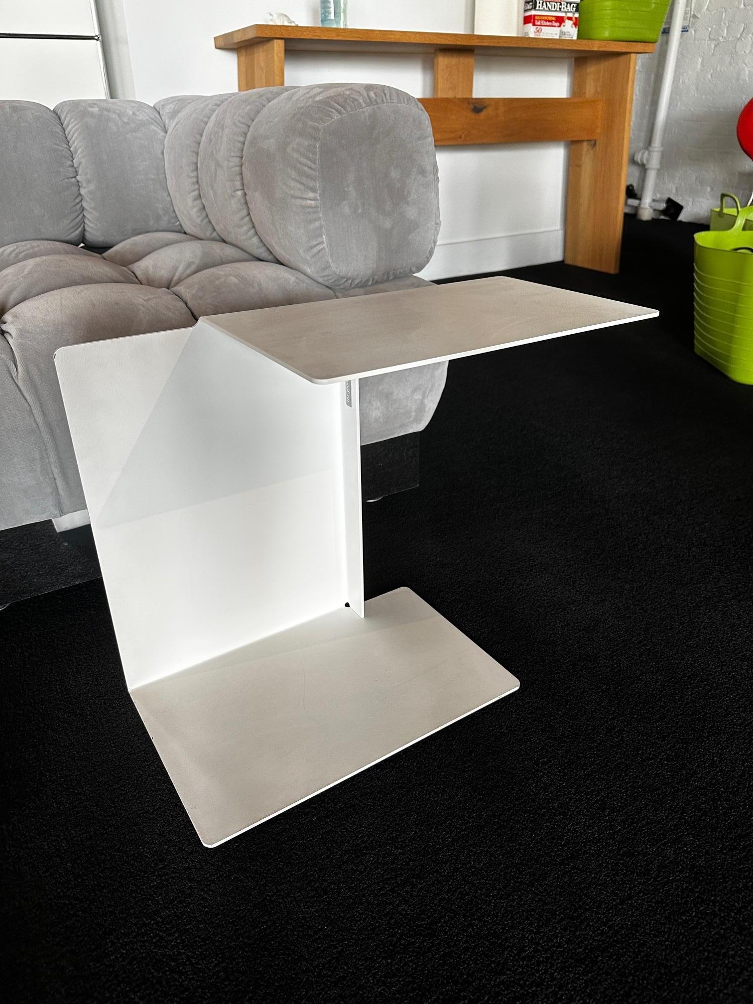 Table d'appoint Classicon Diana B de Konstantin Grcic en STOCK 3