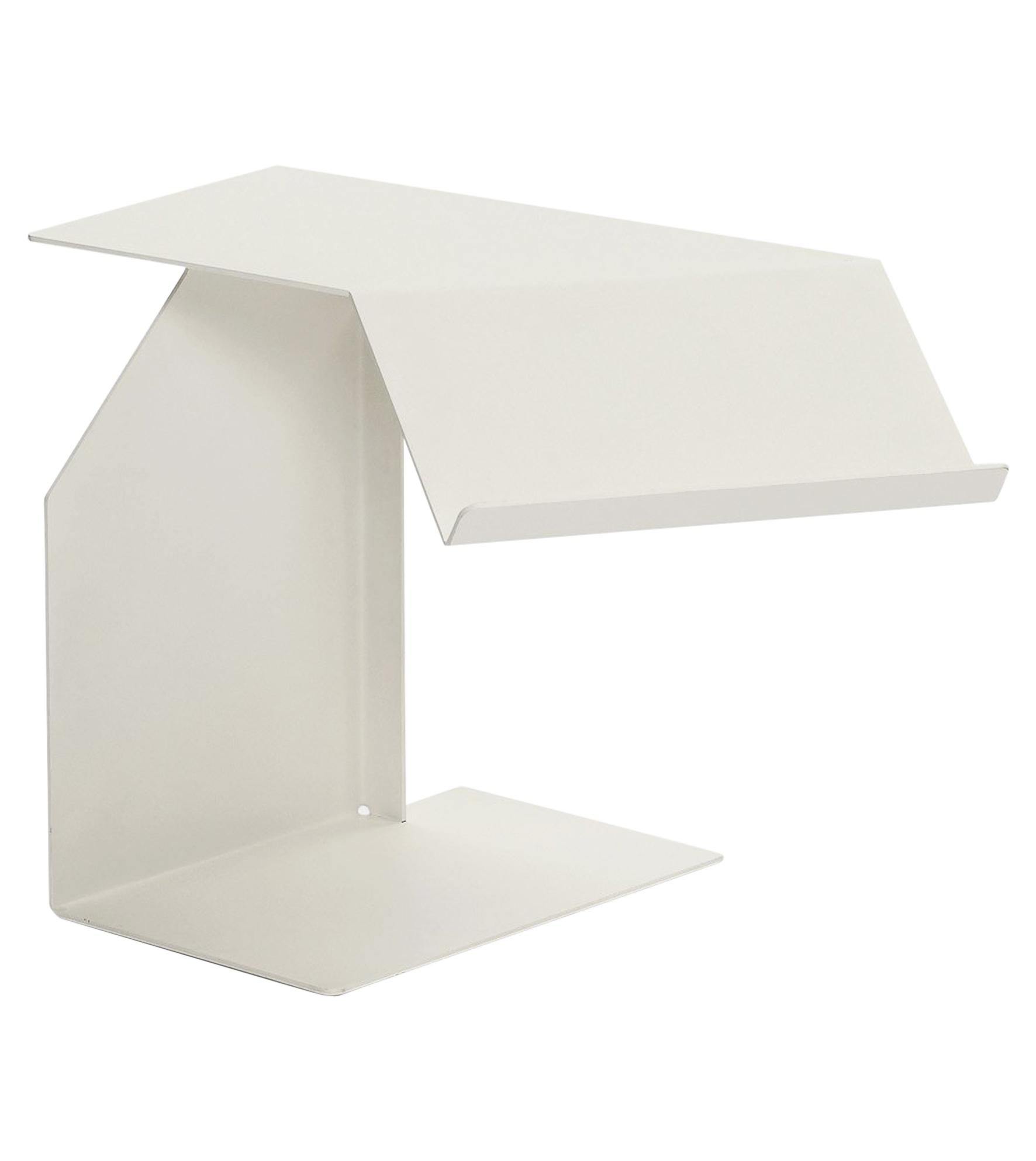 Mesa auxiliar ClassiCon Diana F en blanco crema de Konstantin Grcic