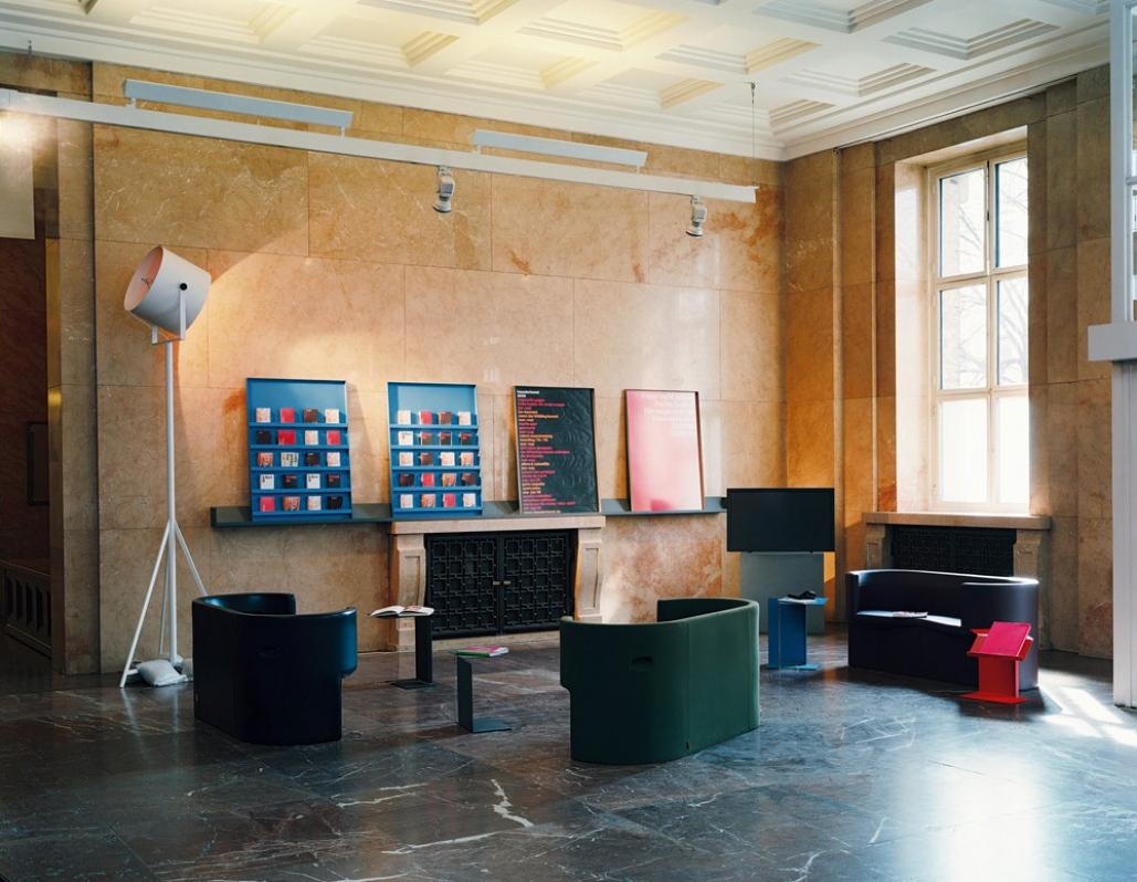 Moderne Table d'appoint ClassiCon Diana F personnalisable en métal par Konstantin Grcic en vente