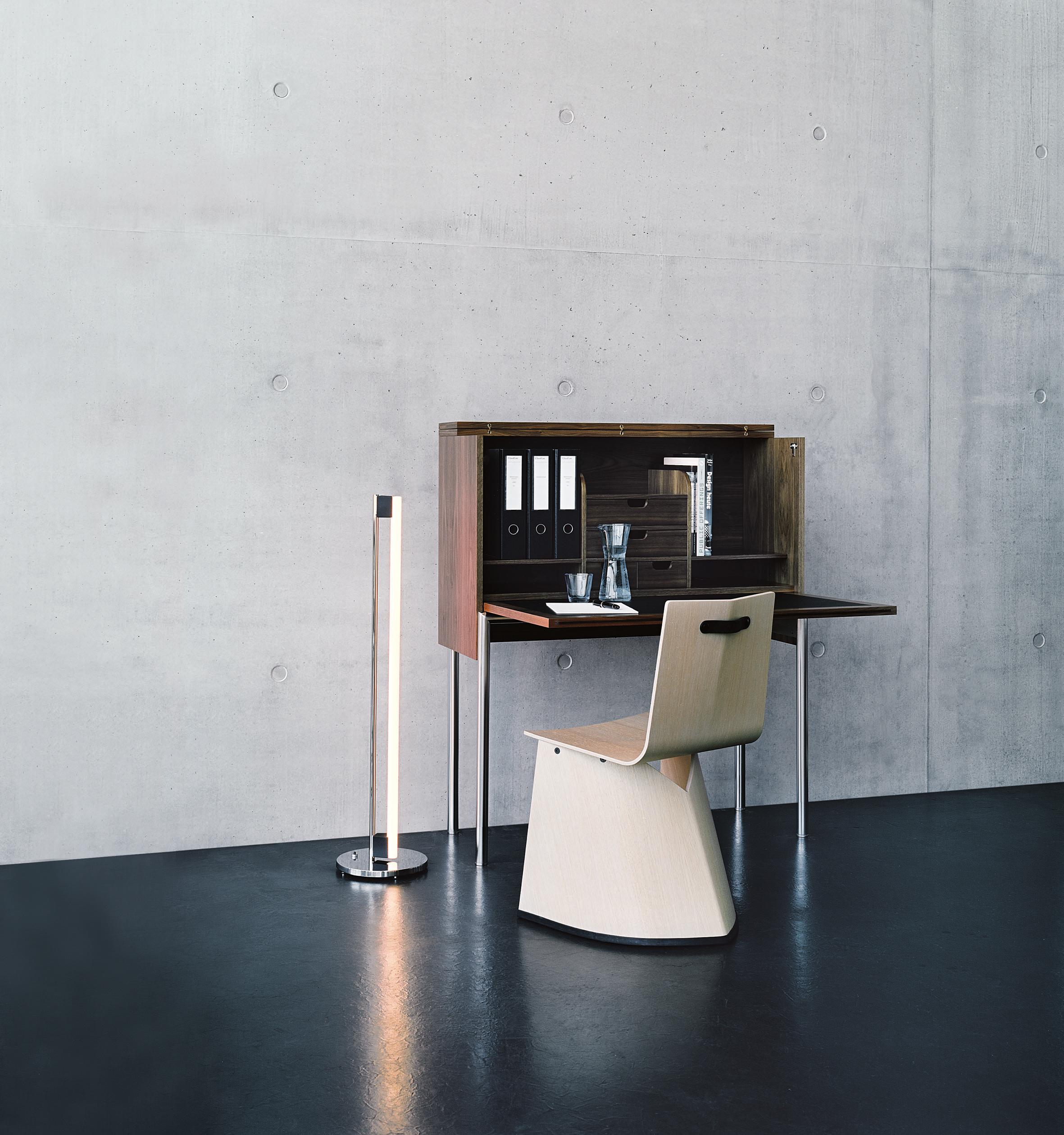 ClassiCon Orcus Desk in Lacquered White by Konstantin Grcic In New Condition For Sale In New York, NY