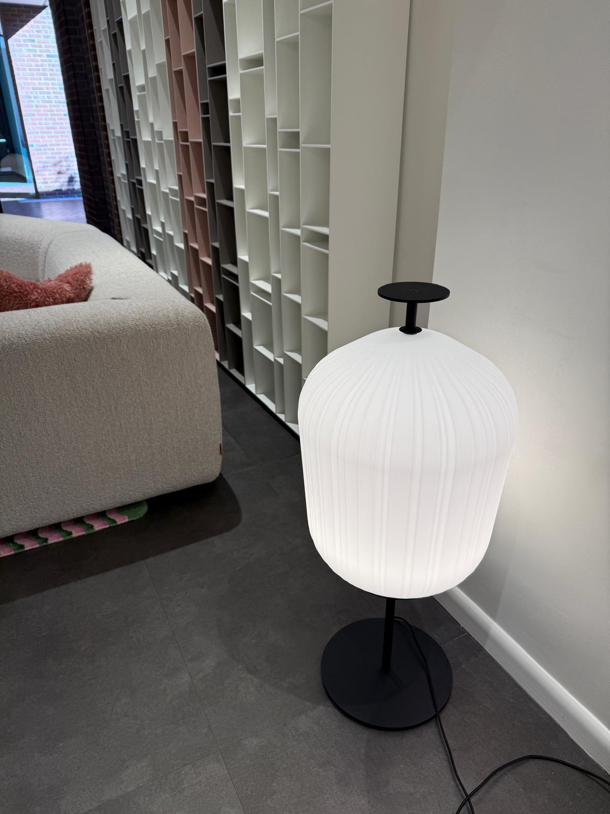 glass white opal
US Base black

With his Bell Table design, which kicked off his cooperation with ClassiCon in 2012 and was the designer’s first step towards international recognition, Sebastian Herkner turned our usual perception of materials