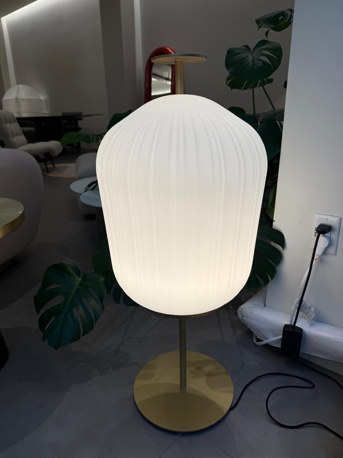 Allemand ClassiCon Plissee à gradation  Lampadaire Sebastian Herkner en stock en vente