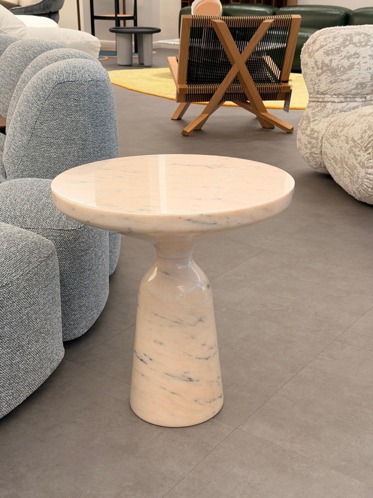 ClassiCon Rose Solid Marble Bell Side Table by Sebastian Herkner in STOCK Alemán en venta