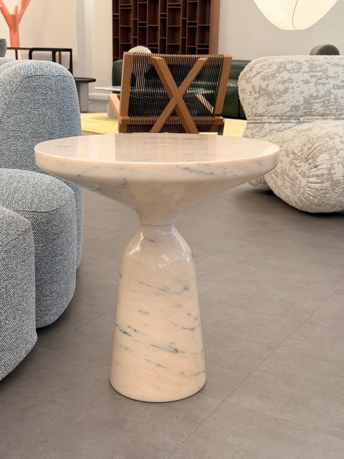 ClassiCon Rose Solid Marble Bell Side Table by Sebastian Herkner in STOCK en venta 1