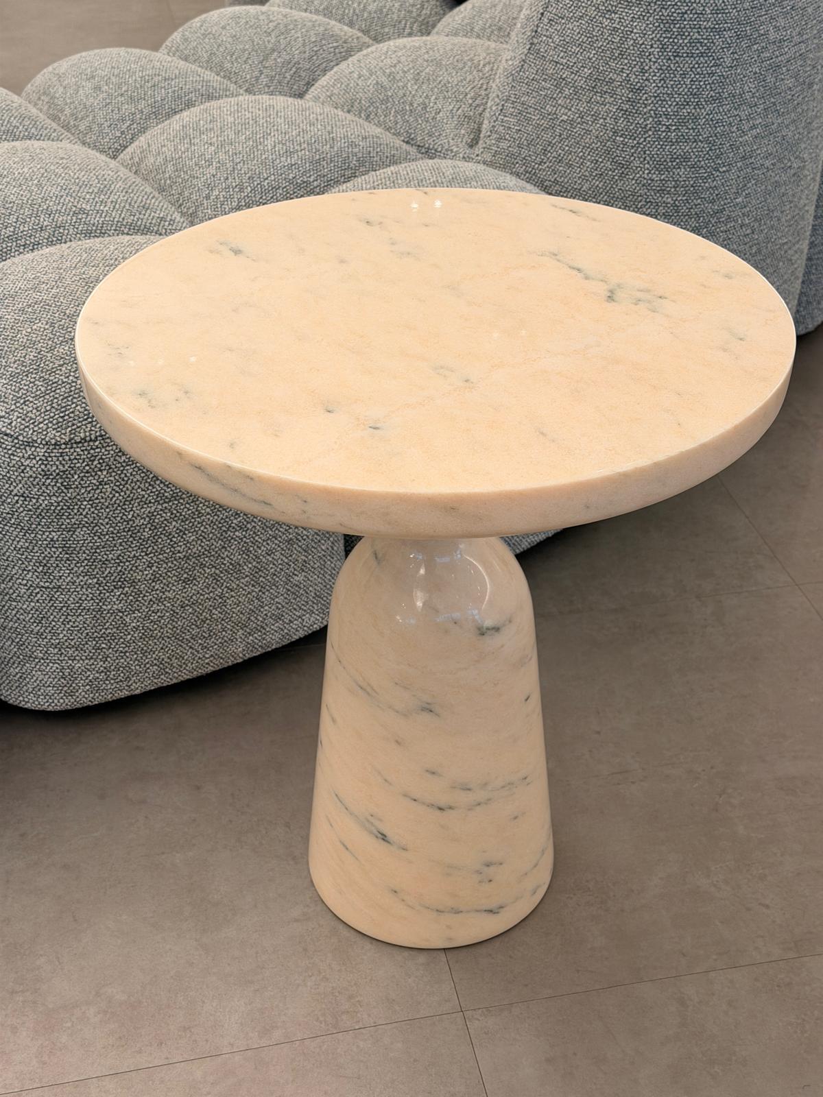 ClassiCon Rose Solid Marble Bell Side Table by Sebastian Herkner in STOCK en venta 2