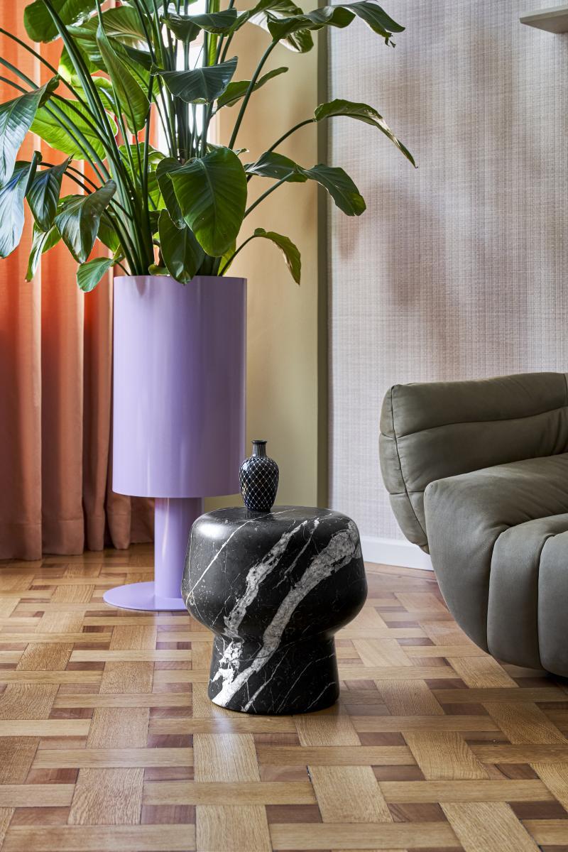 Stool or side table solid marble.

Herzog & de Meuron are counted among the most innovative circle of international architectural offices. The architectural office regularly attracts great attention from media with public buildings such as stadiums