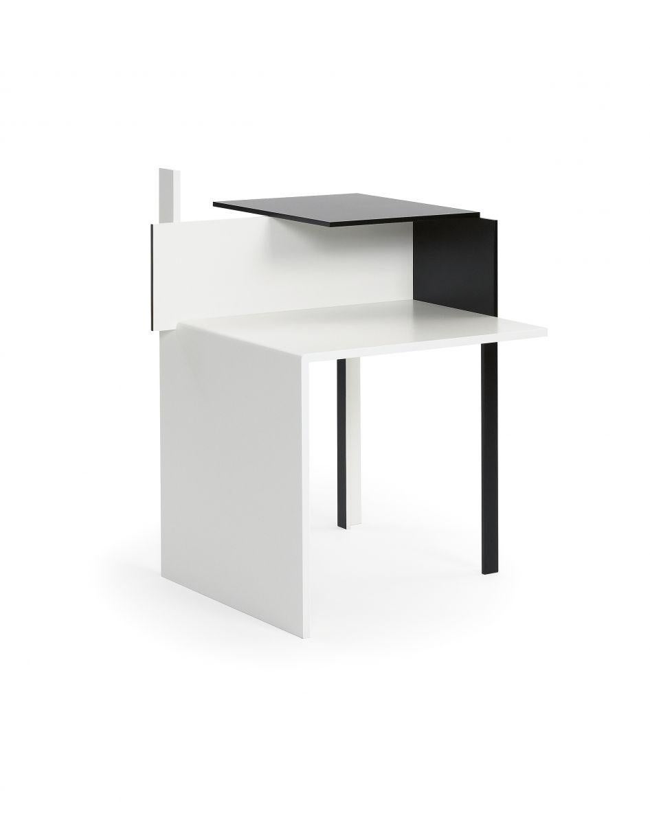 ClassiCon Stijl Side Table Designed by Eileen Gray For Sale 3
