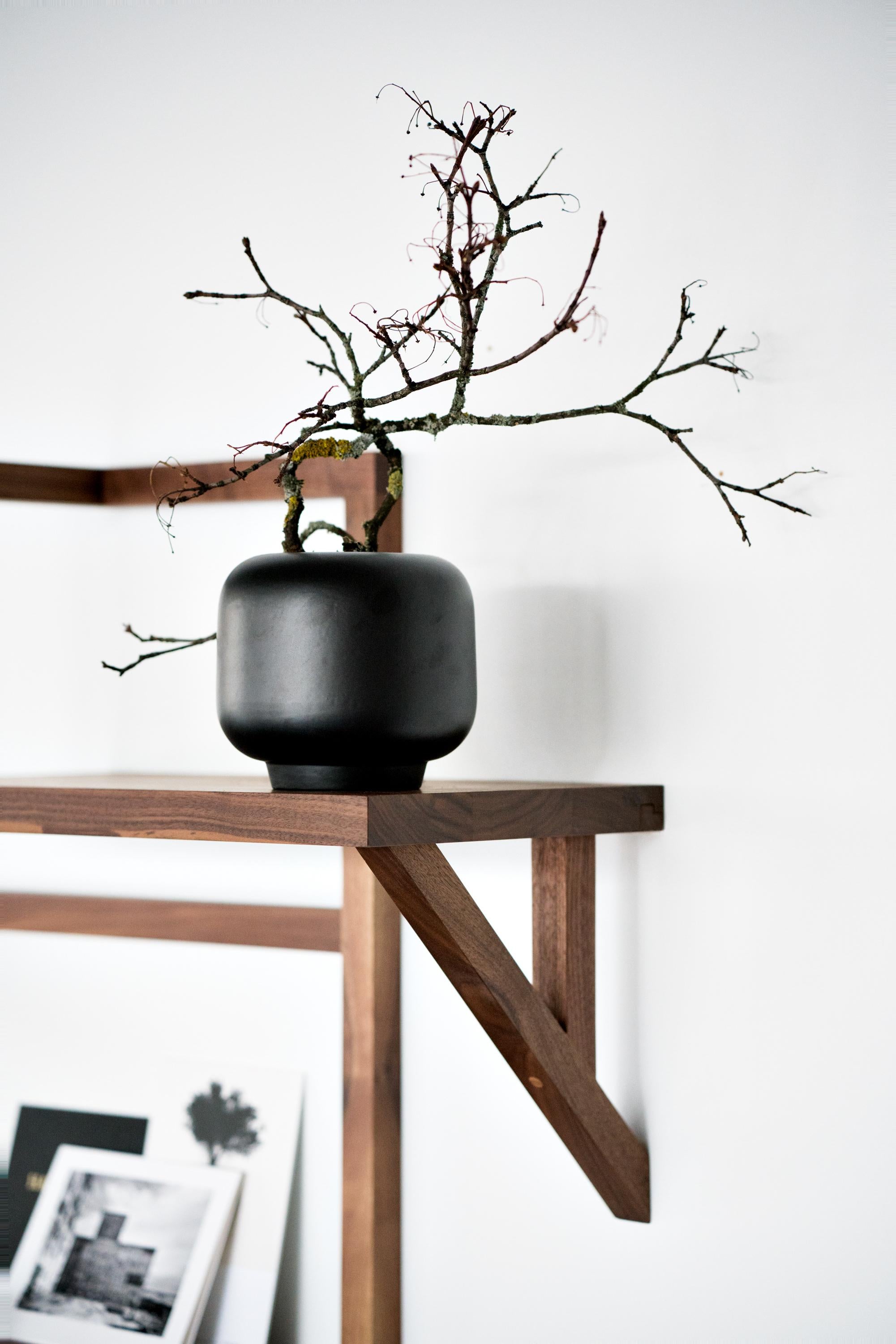 XXI secolo e contemporaneo ClassiCon Taidgh Shelf B in Oak di Taidgh O'Neill in vendita