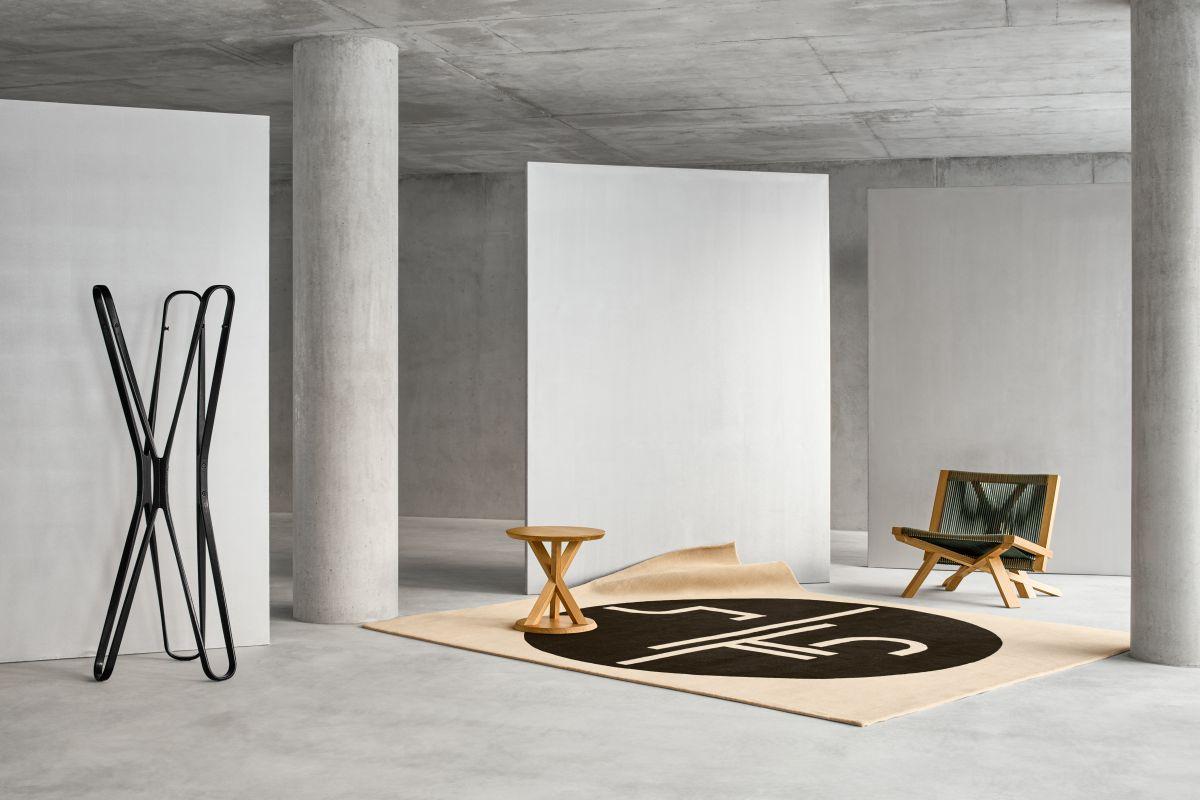 Chêne Table d'appoint ClassiCon Volkshaus de Herzog & de Meuron en vente