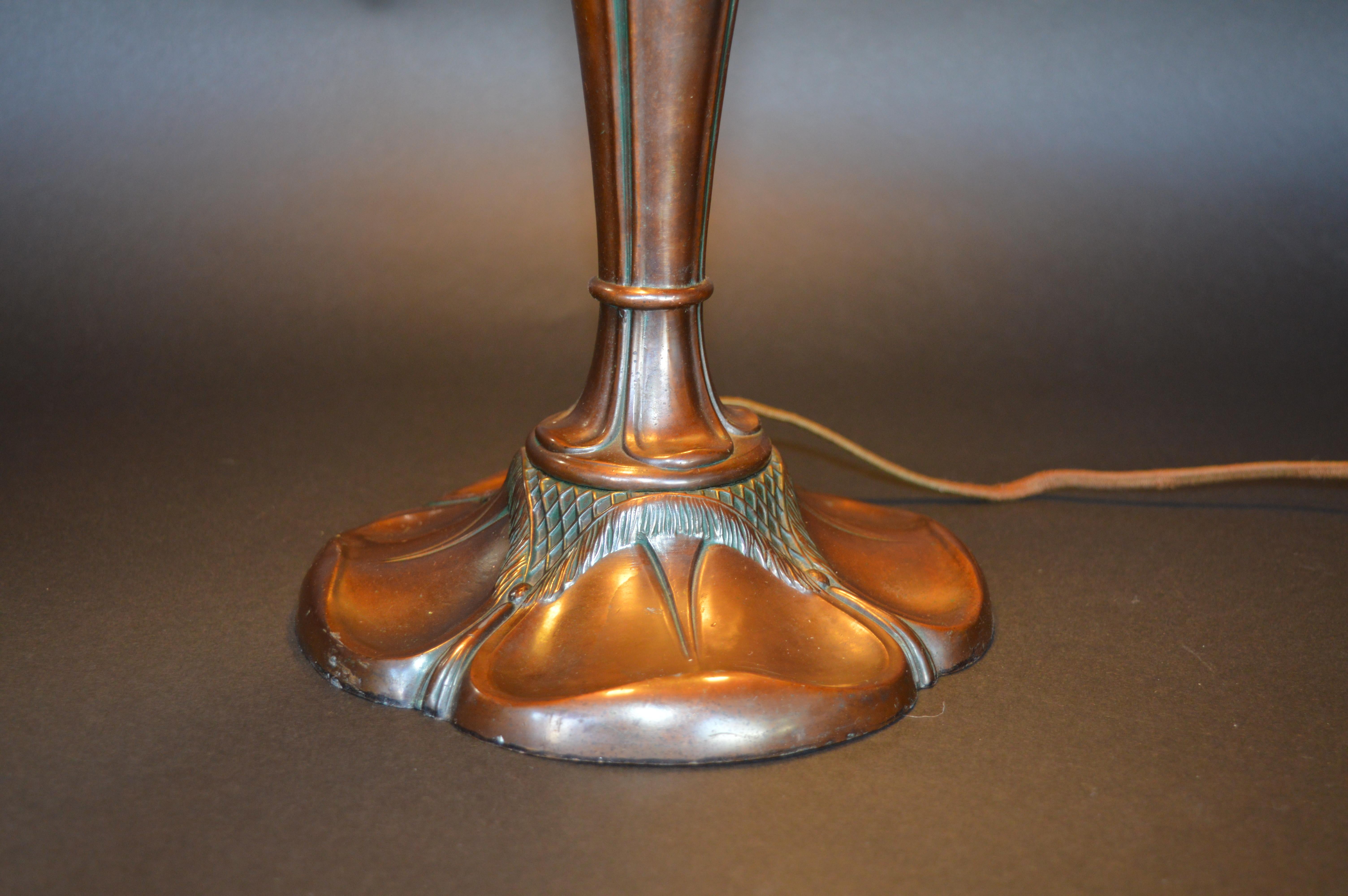 Classique Sunset Landscape Table Lamp, circa 1920 In Good Condition For Sale In Los Angeles, CA