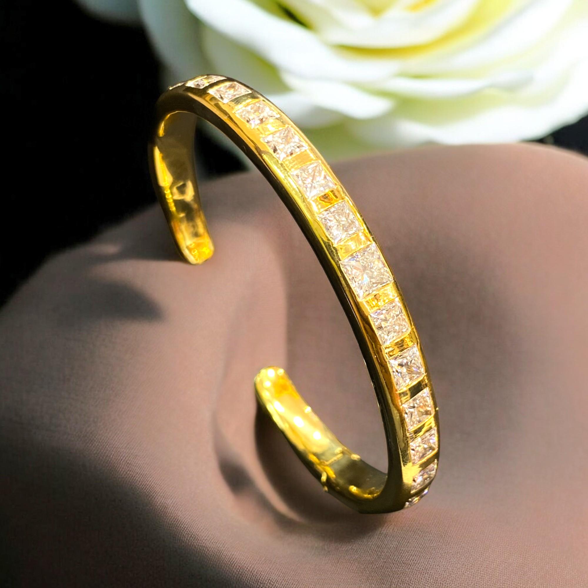 Contemporary Classy 10.10 Cts Princess Shape Diamonds Unisex Flush Setting Bracelet 14K Gold For Sale
