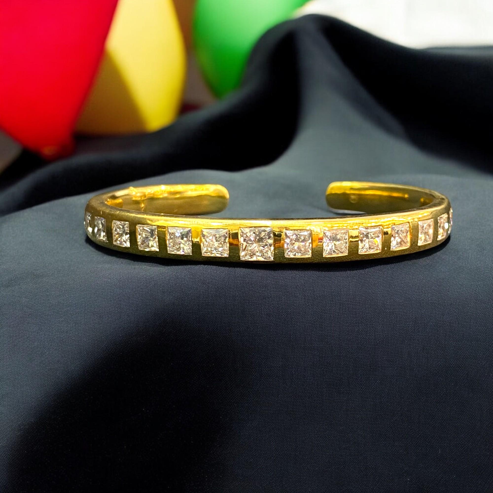 Princess Cut Classy 10.10 Cts Princess Shape Diamonds Unisex Flush Setting Bracelet 14K Gold For Sale