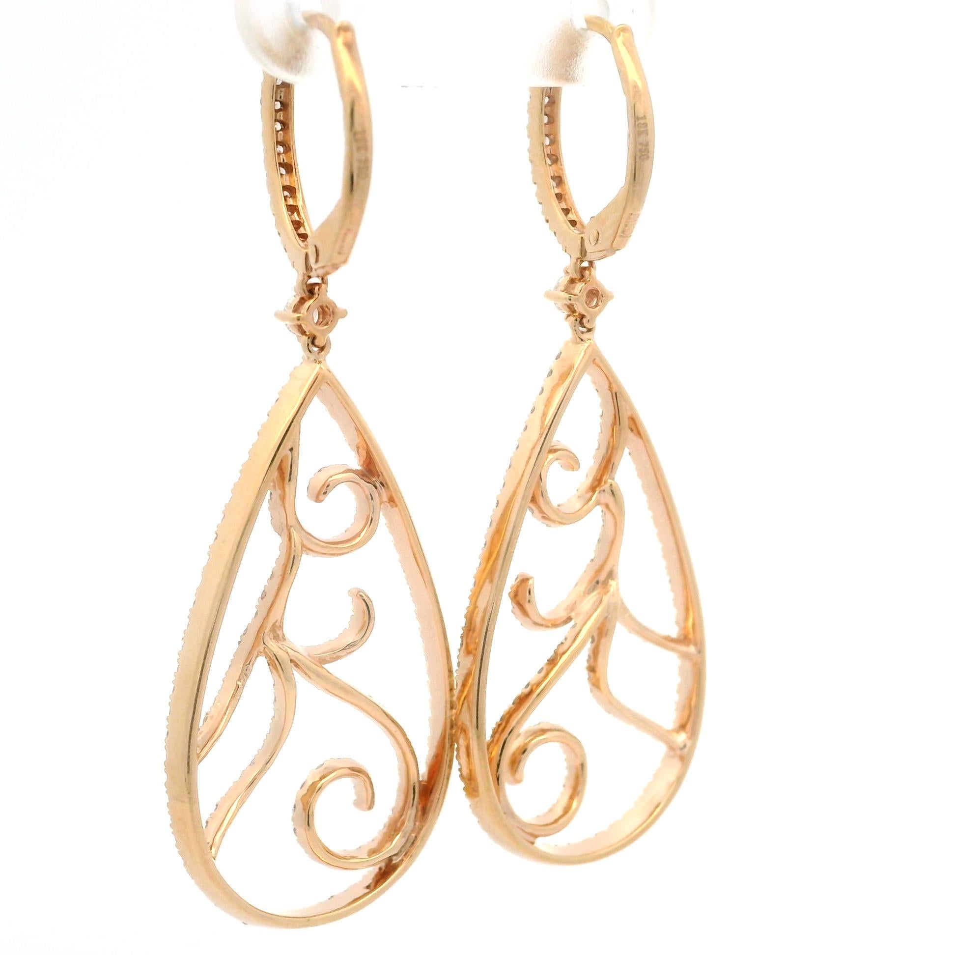 Klassische lange Ohrringe aus 18 Karat Roségold mit 3 Karat Diamanten und offenem Tropfenmuster im Zustand „Hervorragend“ im Angebot in Montclair, NJ