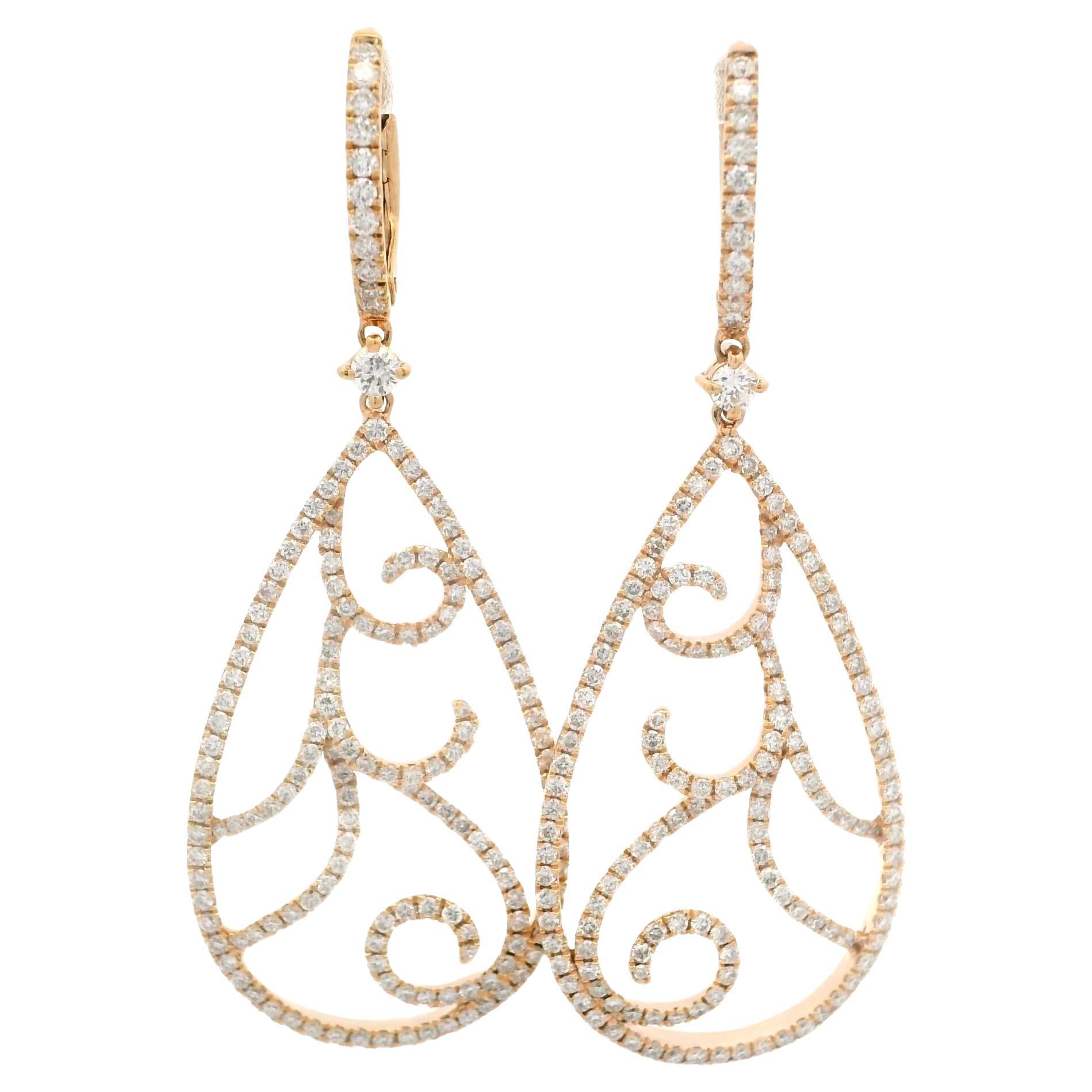 Klassische lange Ohrringe aus 18 Karat Roségold mit 3 Karat Diamanten und offenem Tropfenmuster im Angebot