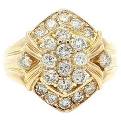 Anello di classe in oro giallo 18k con cluster di diamanti infuocati da 1,01 ct.