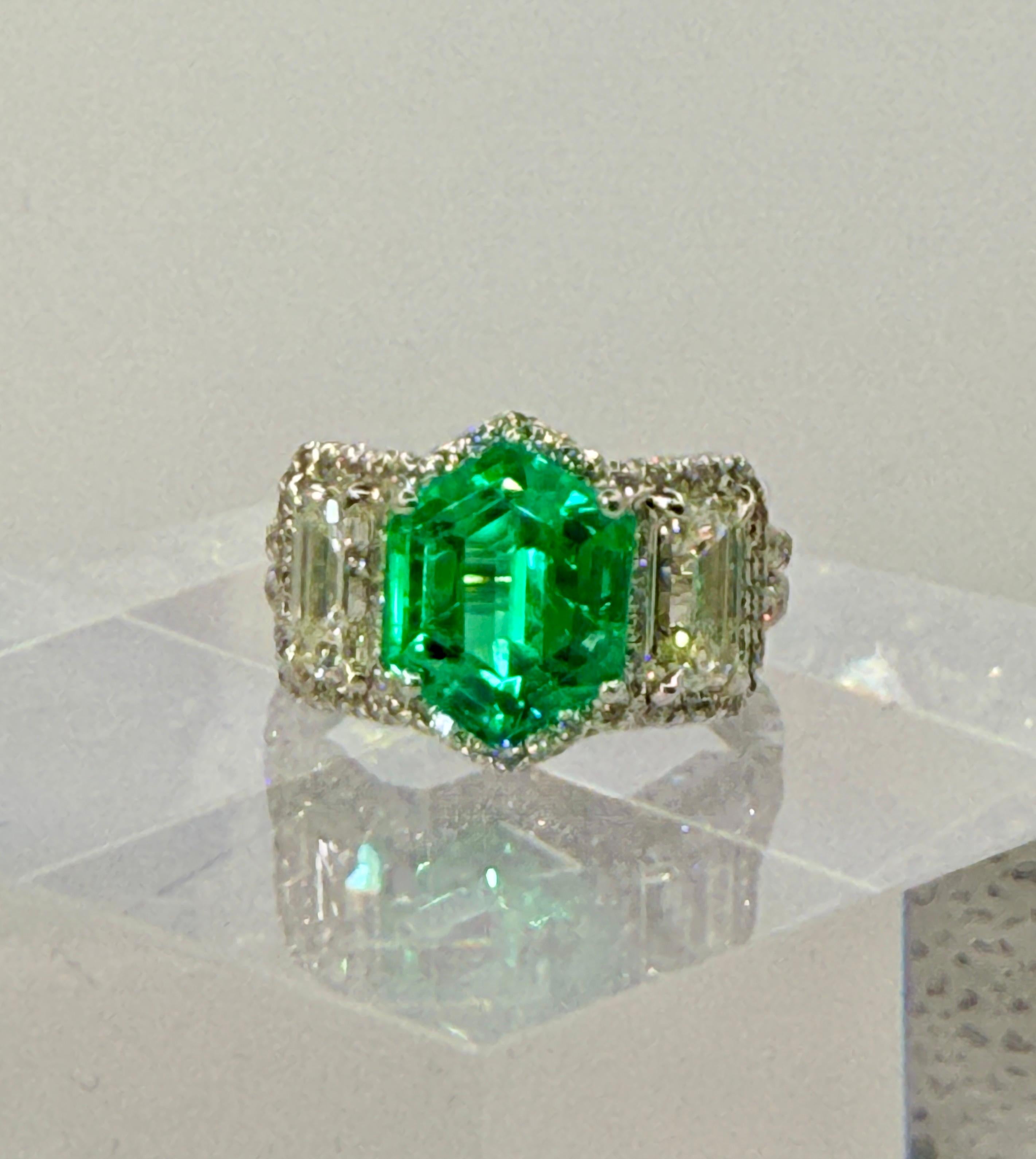 Hexagon Cut Classy 2.76 Carat Colombian Emerald and Diamond Platinum Ring For Sale