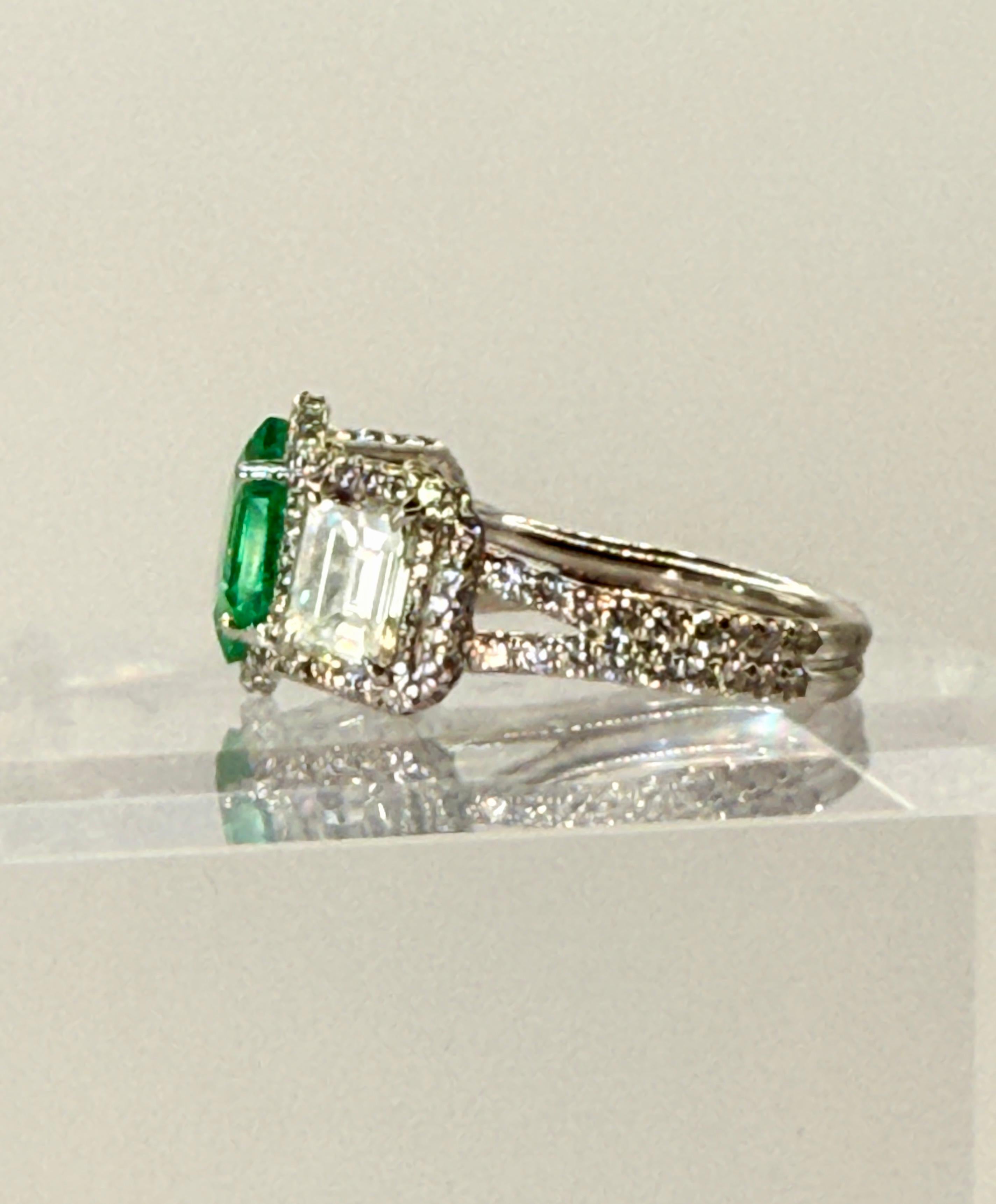 Classy 2.76 Carat Colombian Emerald and Diamond Platinum Ring For Sale 3