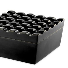 Posacenere nero di classe