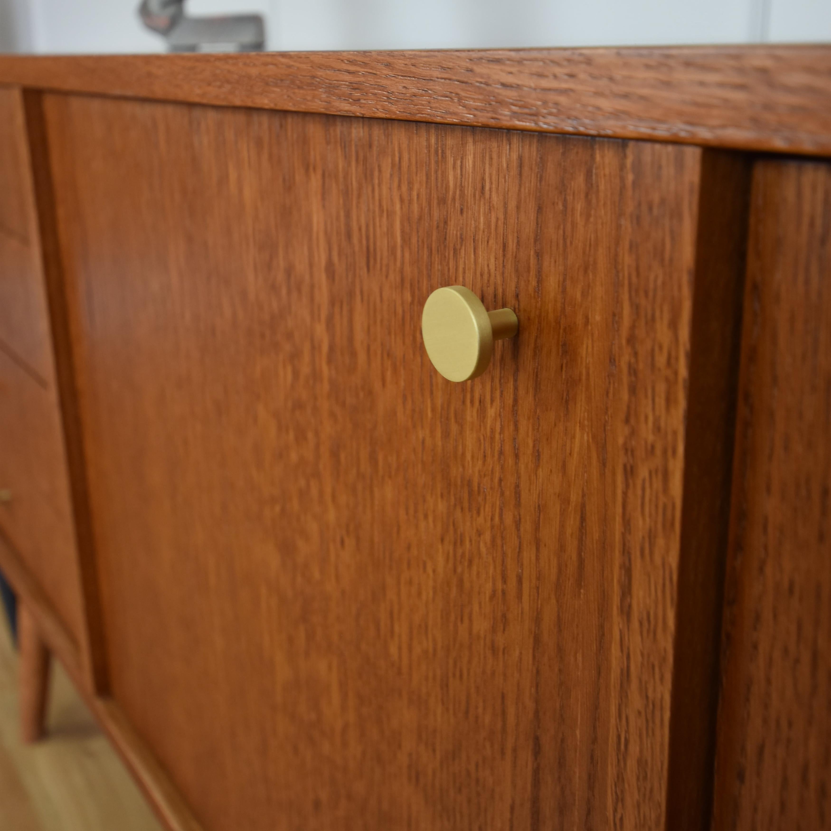 Classy Brown Medium Sideboard With Handles by Pastform
Dimensions: D 40 x W 170 x H 75 cm.
Materials: Stained and varnished wood.

Available in different wood color finishes: Whiskey, Rum, BPA, Nobel, Brandy, Schwarz, and Natura. Available in three