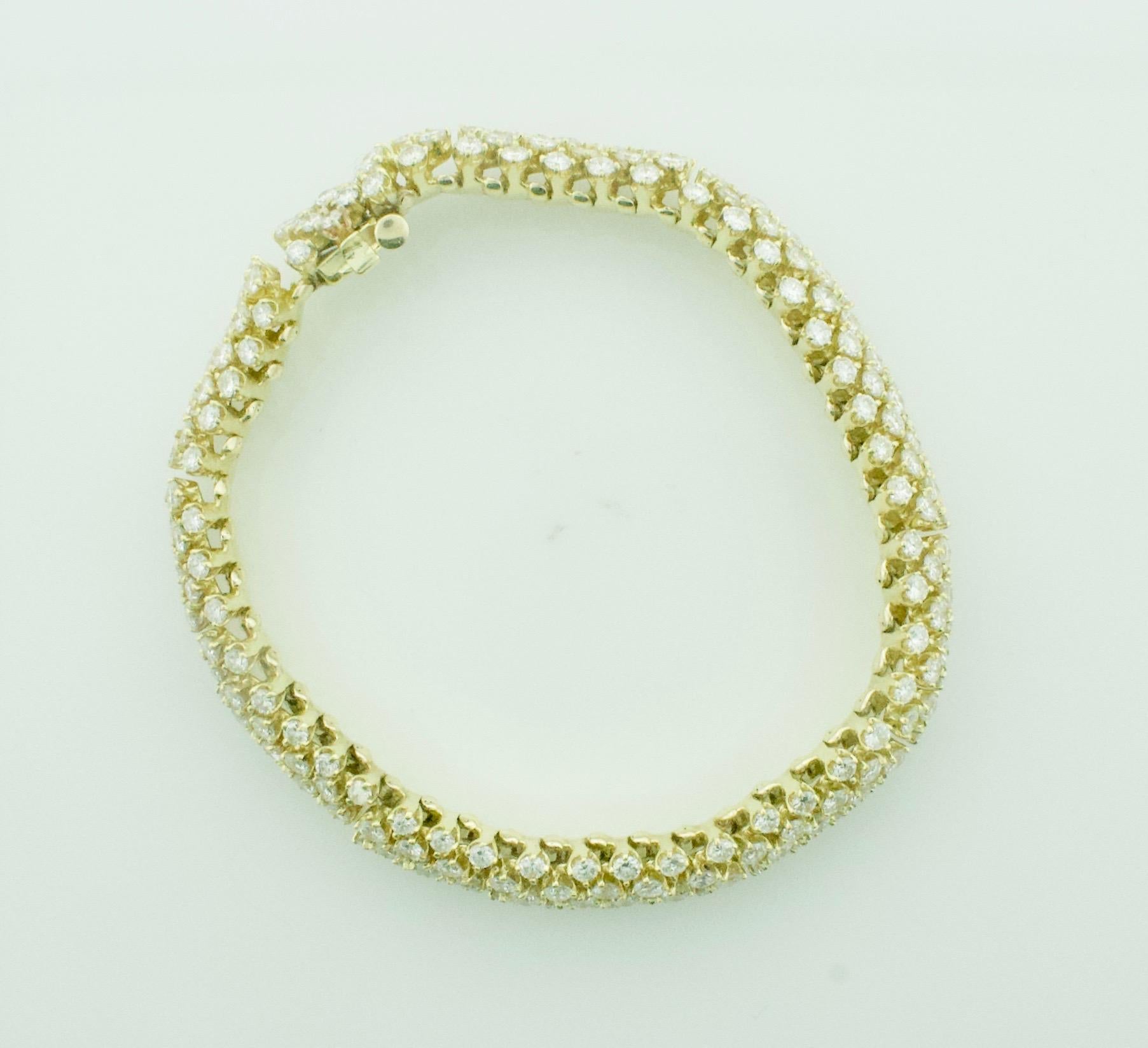 Women's or Men's Classy Diamond Bracelet in 18k Yellow Gold
