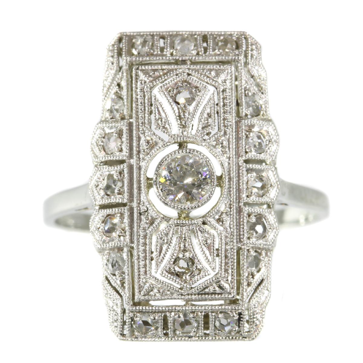 Antique jewelry object group: engagement ring (or anniversary ring)

Condition: excellent condition

Ring size Continental: 56 & 17¾ , Size US 7½ , Size UK: O½
- Free resizing (only for extreme resizing we have to charge).

Do you wish for a 360°