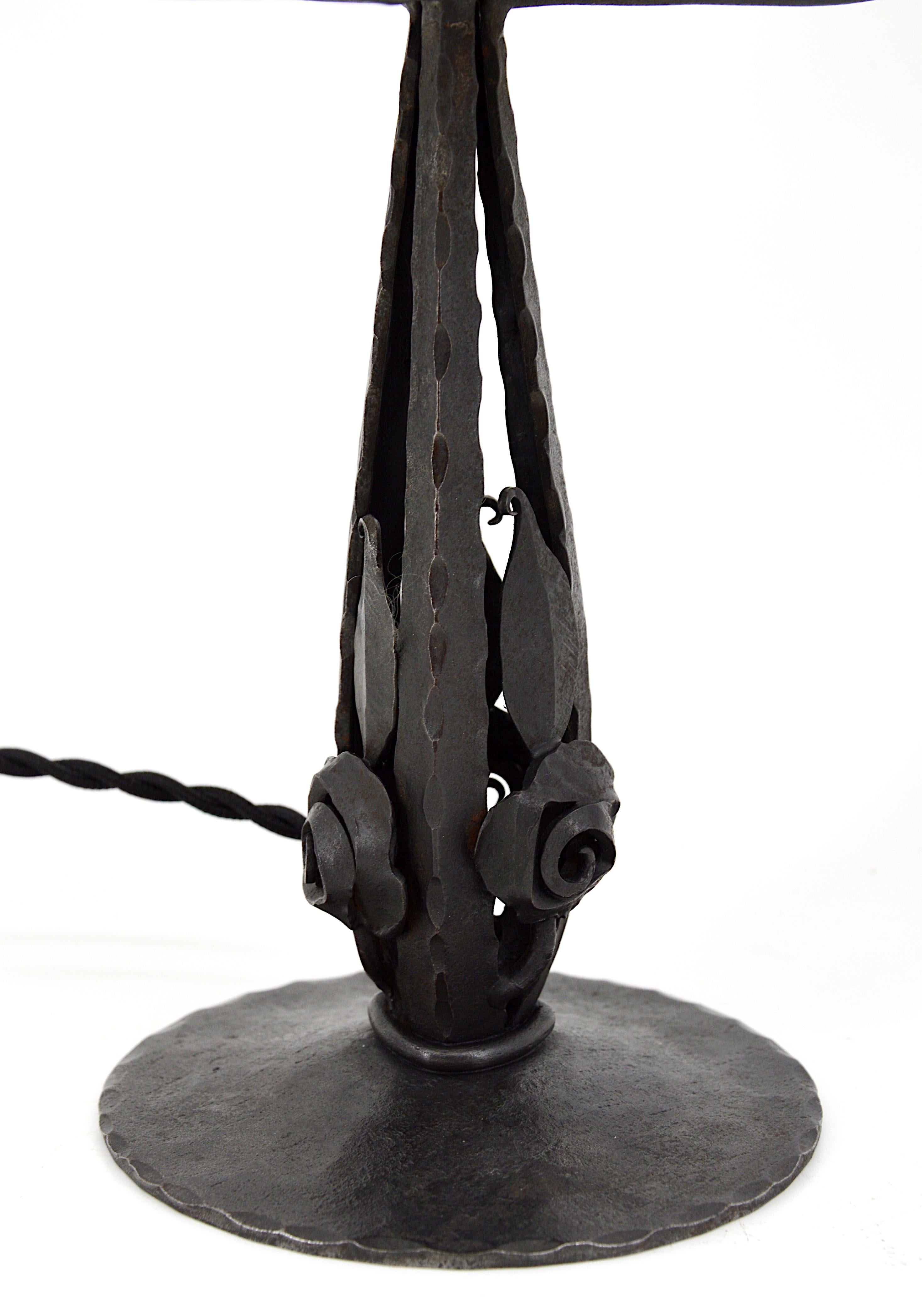Wrought Iron Classy French Art Deco Alabaster Table Lamp, 1920 For Sale