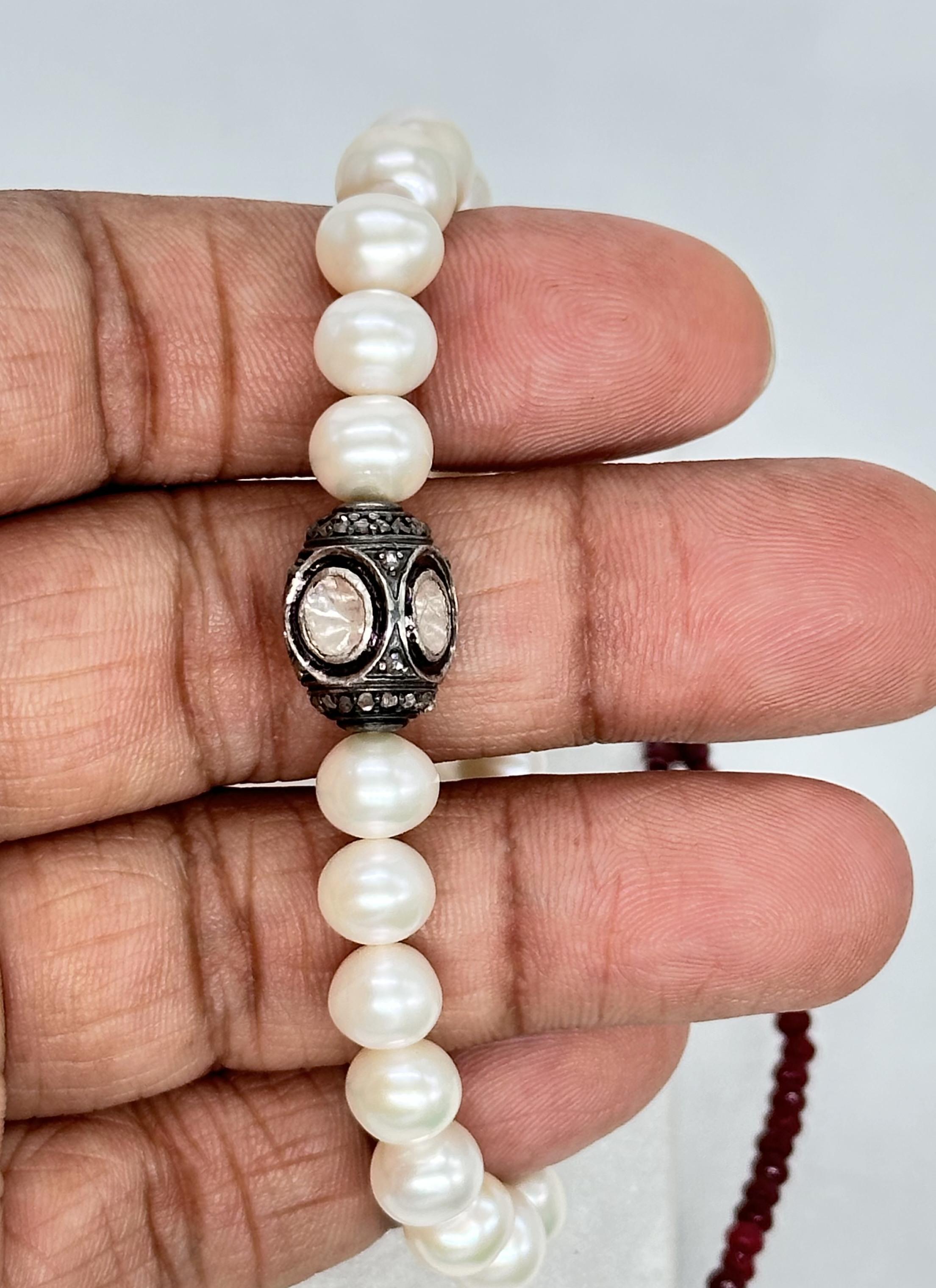 Classy Freshwater white pearl diamond bead sterling silver stretch bracelet In New Condition For Sale In Delhi, DL