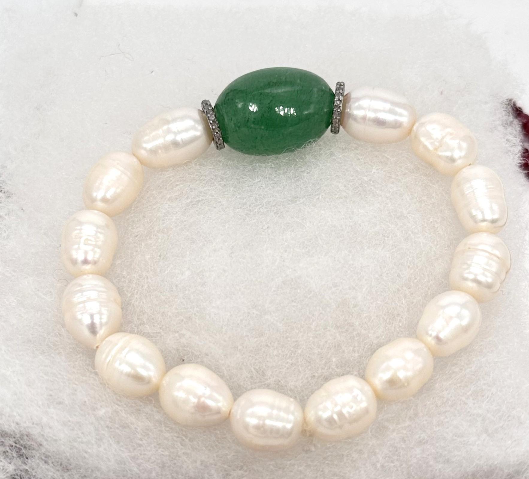 Mixed Cut Classy green jade Freshwater white pearl diamond roundel silver stretch bracelet For Sale