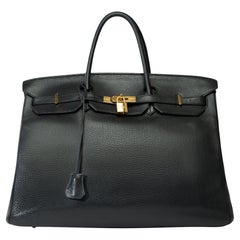 Classy Hermes Birkin 40 handbag in Black Togo calf leather, GHW