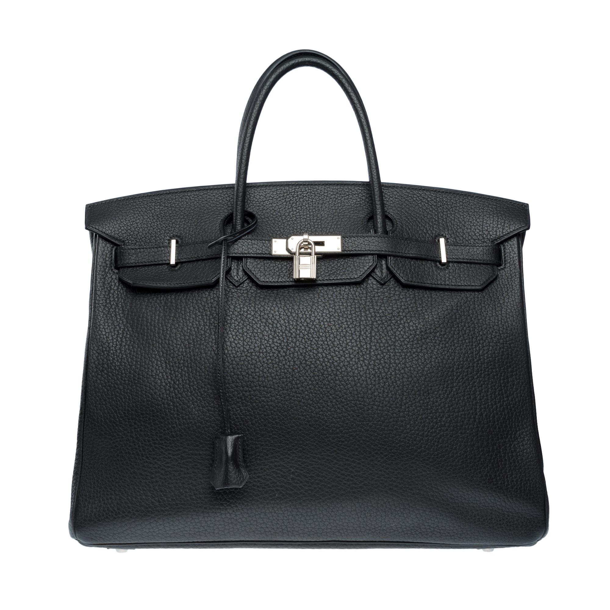 Beautiful Hermes Birkin 40 in Fjord black leather , palladium silver metal trim, double handle in black leather for a hand carry

Flap closure
Black leather inner lining, one zippered pocket, one patch pocket
Signature: 