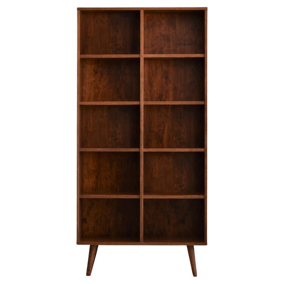 Elegantes Medium-Bücherregal von Pastform