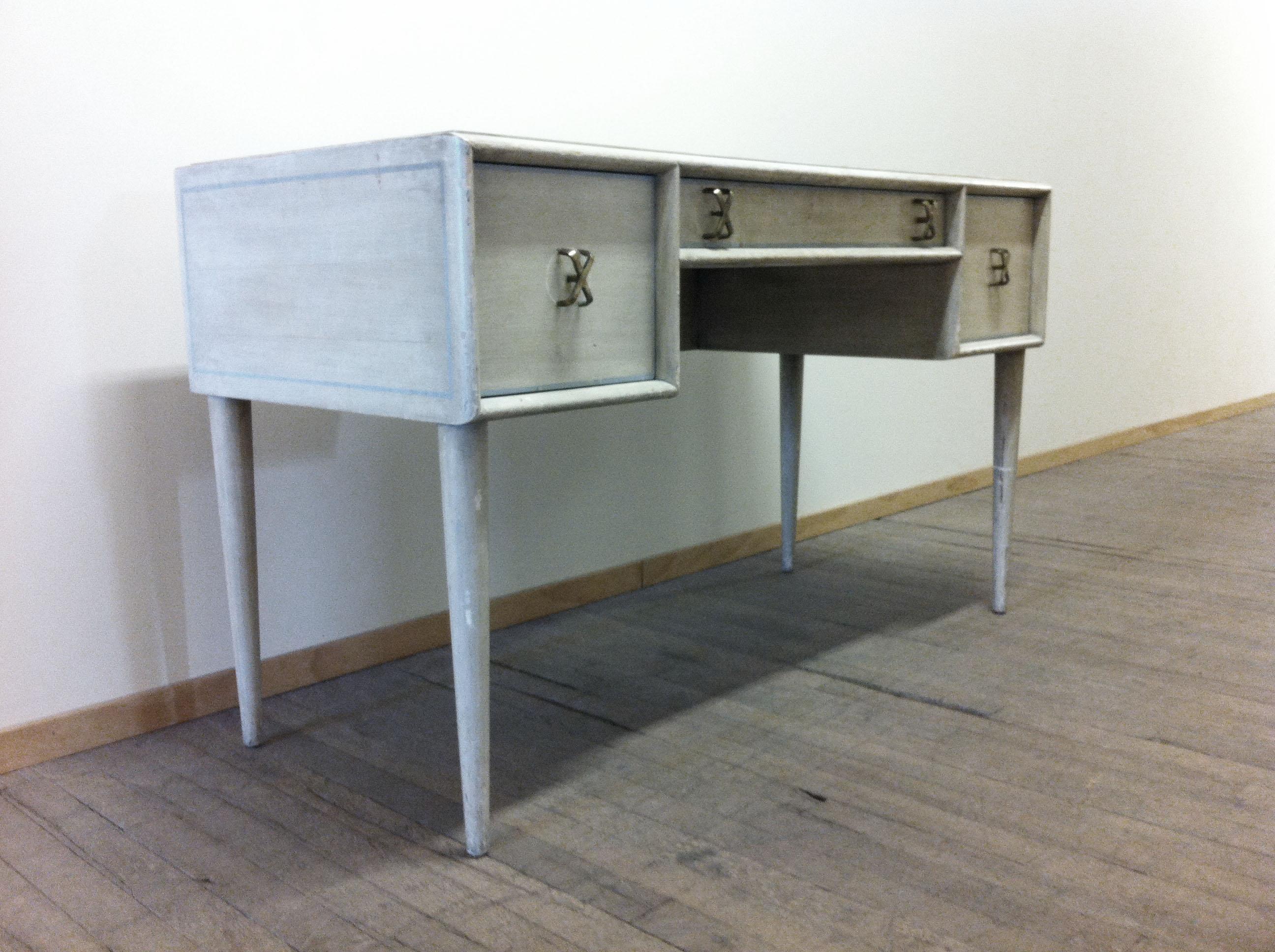 Mid-Century Modern Classy Paul Frankl Writing Desk for Johnson Furniture