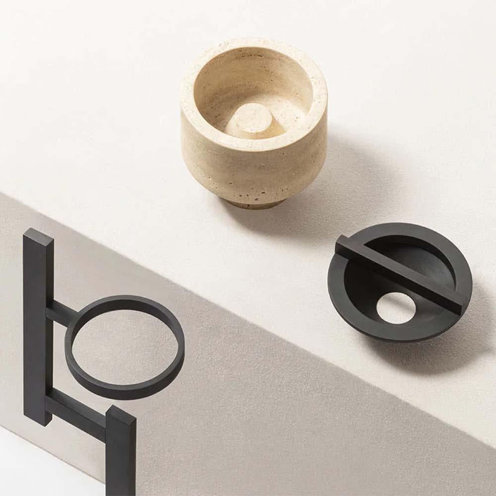 Cendrier à pied classique Neuf - En vente à Paris, FR