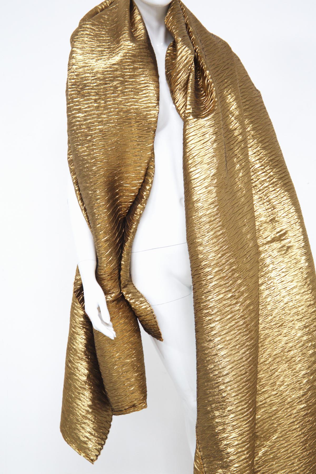 Classy Vintage Golden Silk Satin Stole In Good Condition In Milano, IT