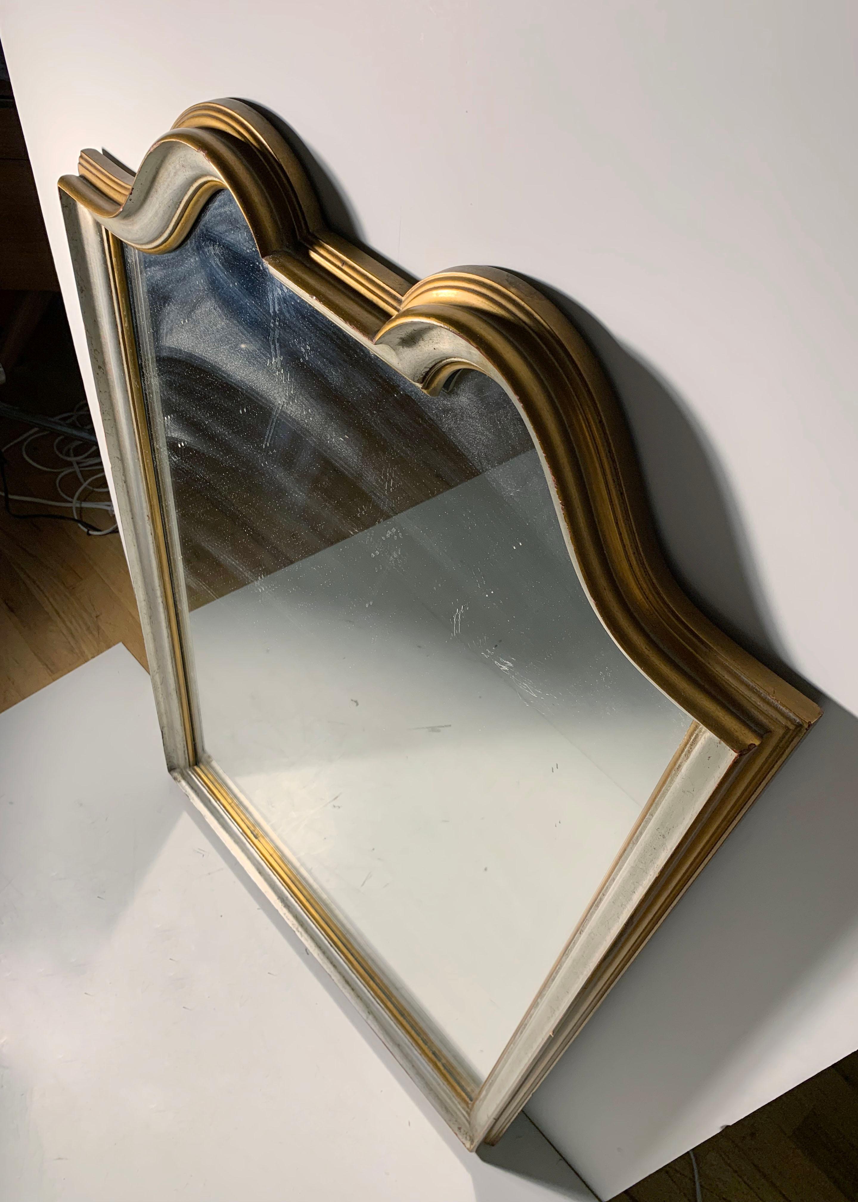 Classy Vintage La Barge Gilt Mirror In Good Condition For Sale In Chicago, IL