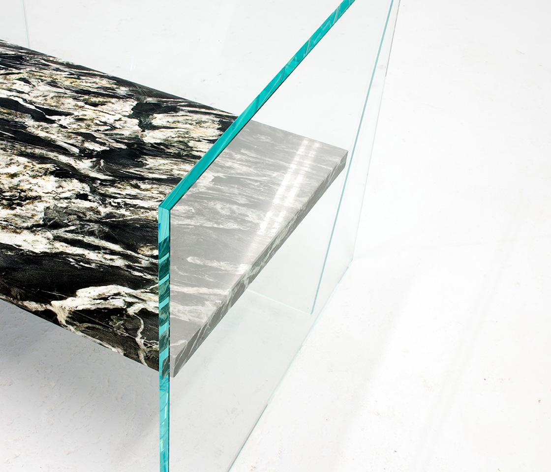 Claste How Fragile This Love-Thin Chair in Glas mit Belvedere Black Marmor im Zustand „Neu“ im Angebot in Brooklyn, NY