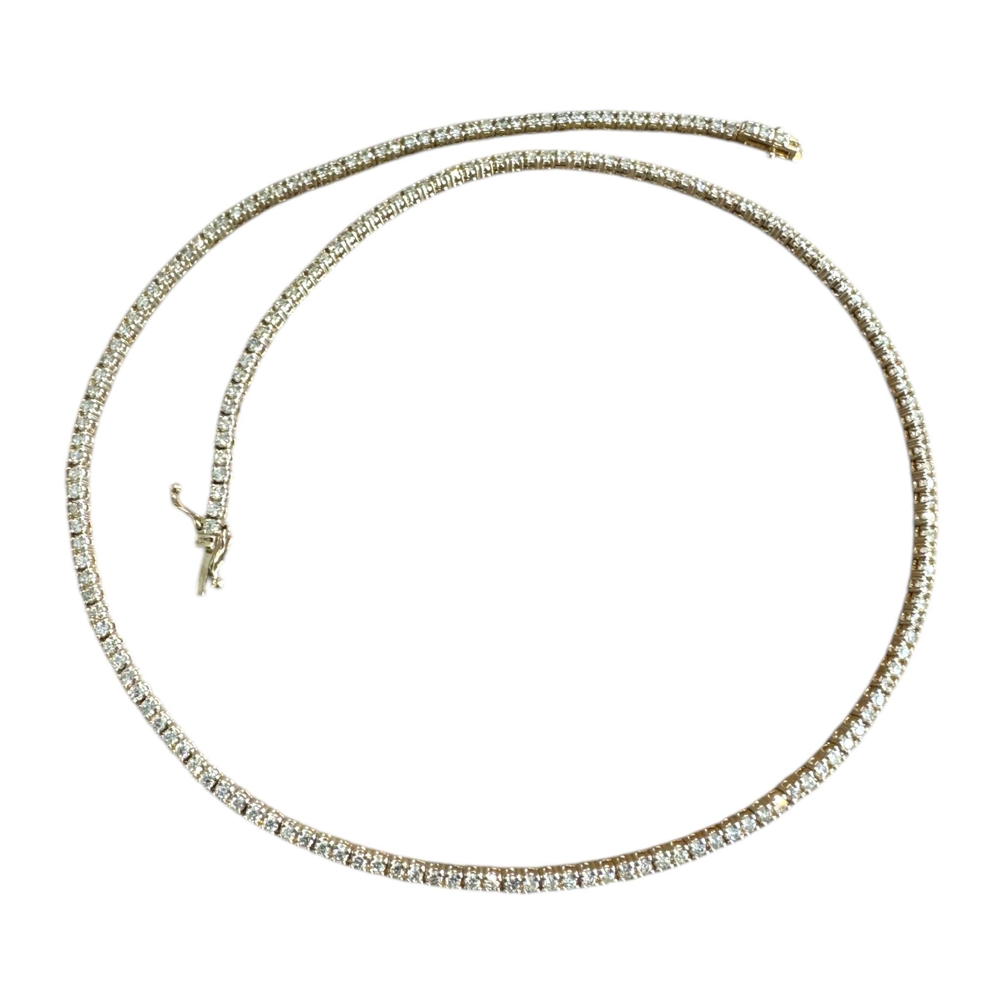 Women's Clastic 4.5CTW Diamond Tennis Necklace 14K Yellow Gold For Sale
