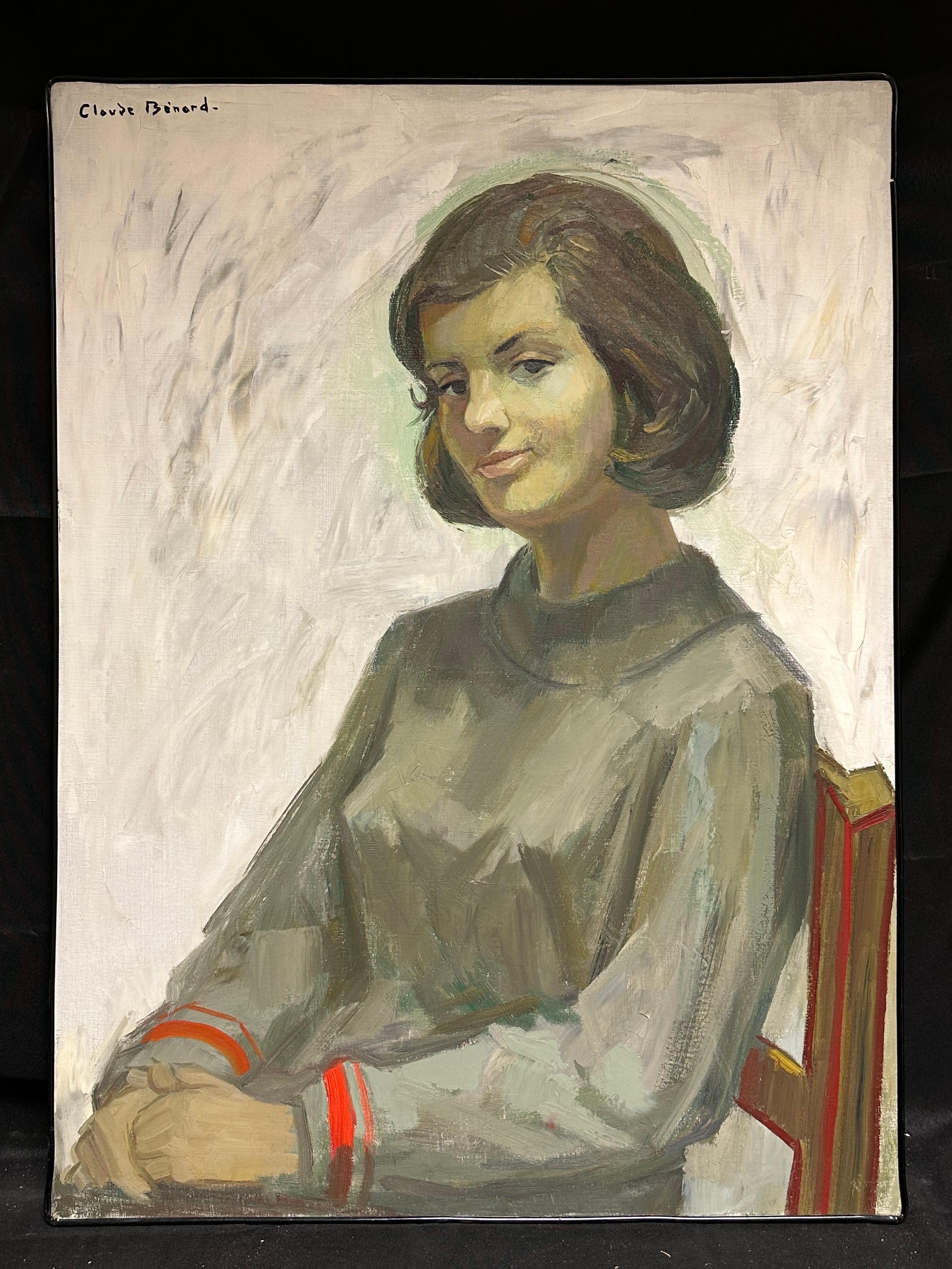 Grande peinture à l'huile française du 20e siècle représentant une femme en robe grise, signée - Painting de Claude Benard