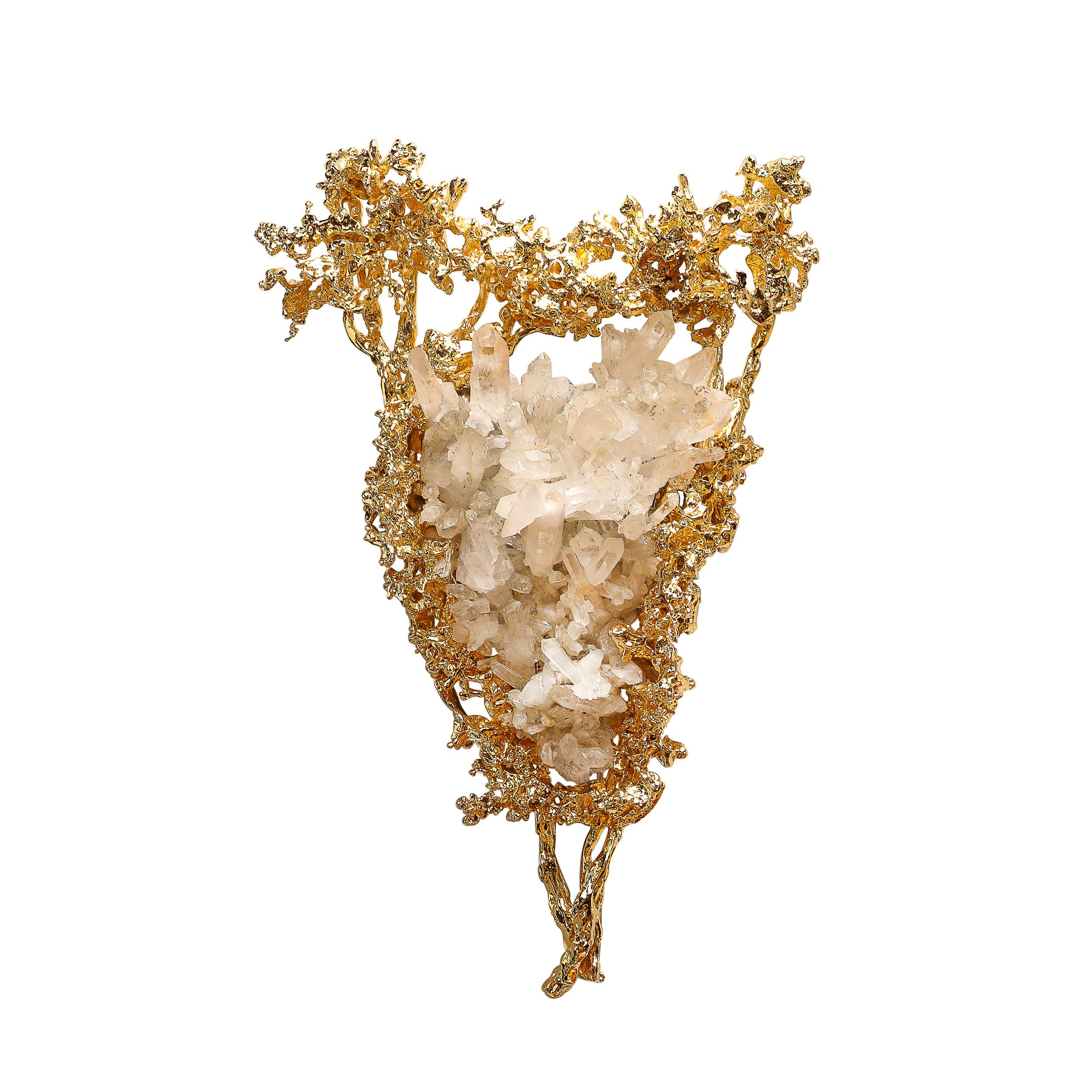 Moderno Claude Boeltz, bronzo placcato oro 24 carati con forma a V e cristalli di rocca in vendita