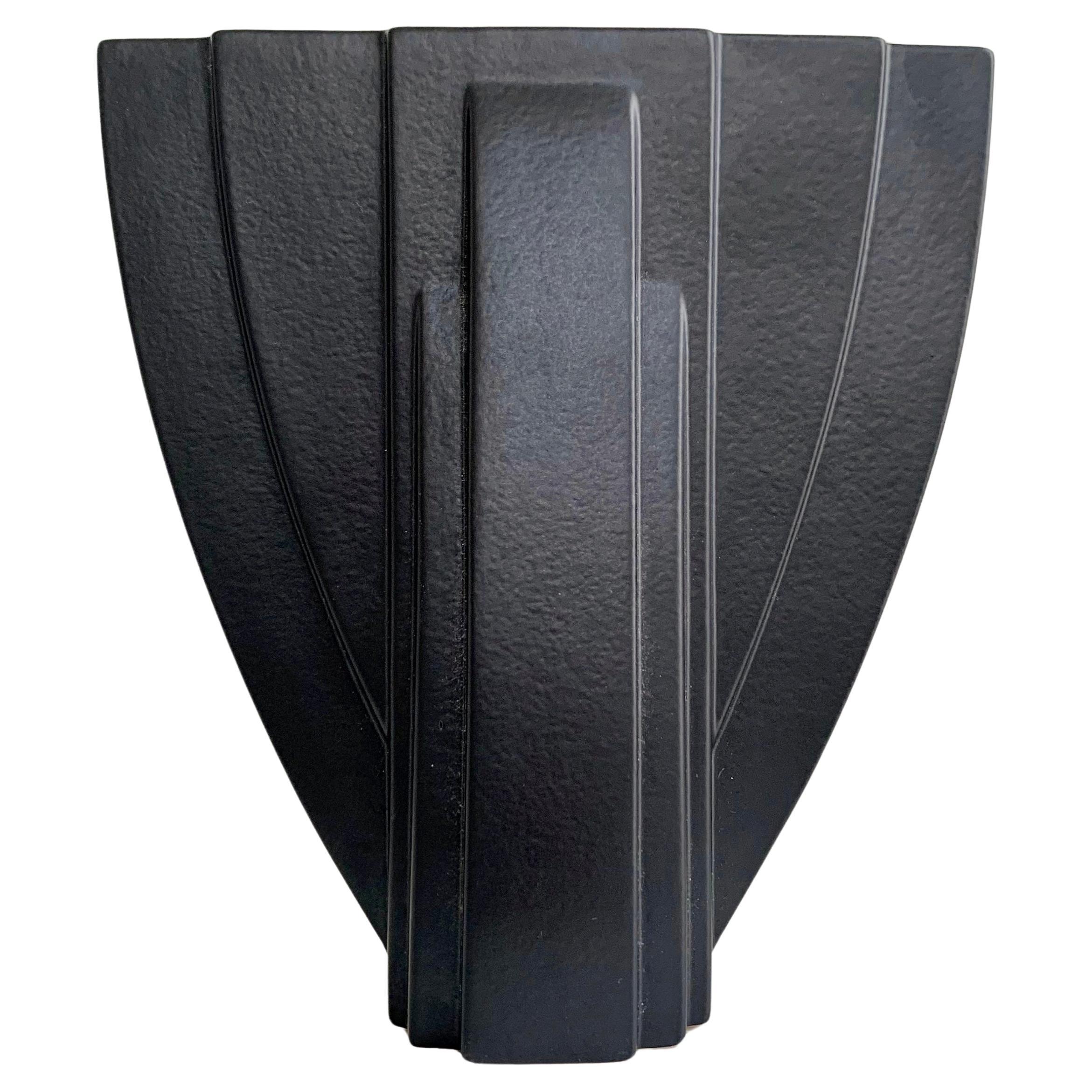 Vase Skyscraper model by Claude Dumas circa 1980, France.
Black ceramic.
Signed Claude Dumas Made in France underneath.
Dimensions: 20 cm H, 18 cm W, 9 cm D.
Good condition.
All purchases are covered by our Buyer Protection Guarantee.
This item can