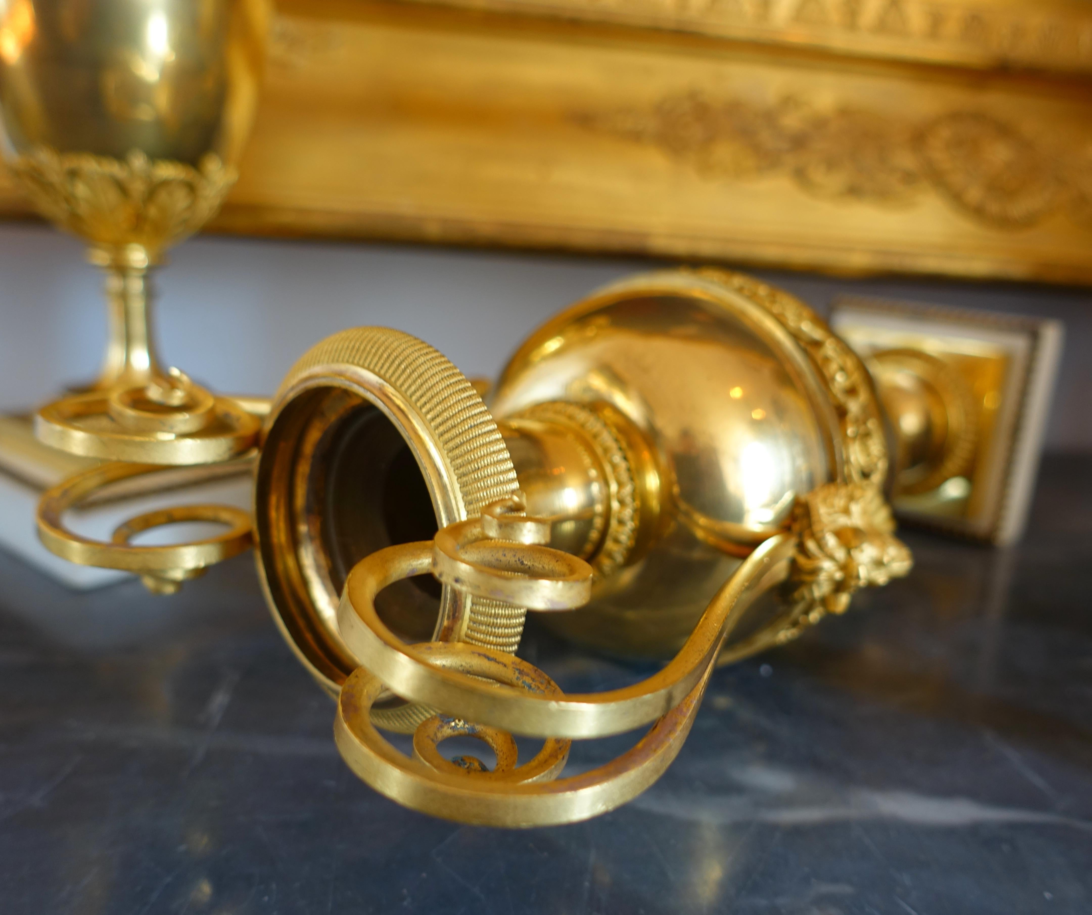 Claude Galle - Pair of Directoire ormolu urns circa 1800 For Sale 5